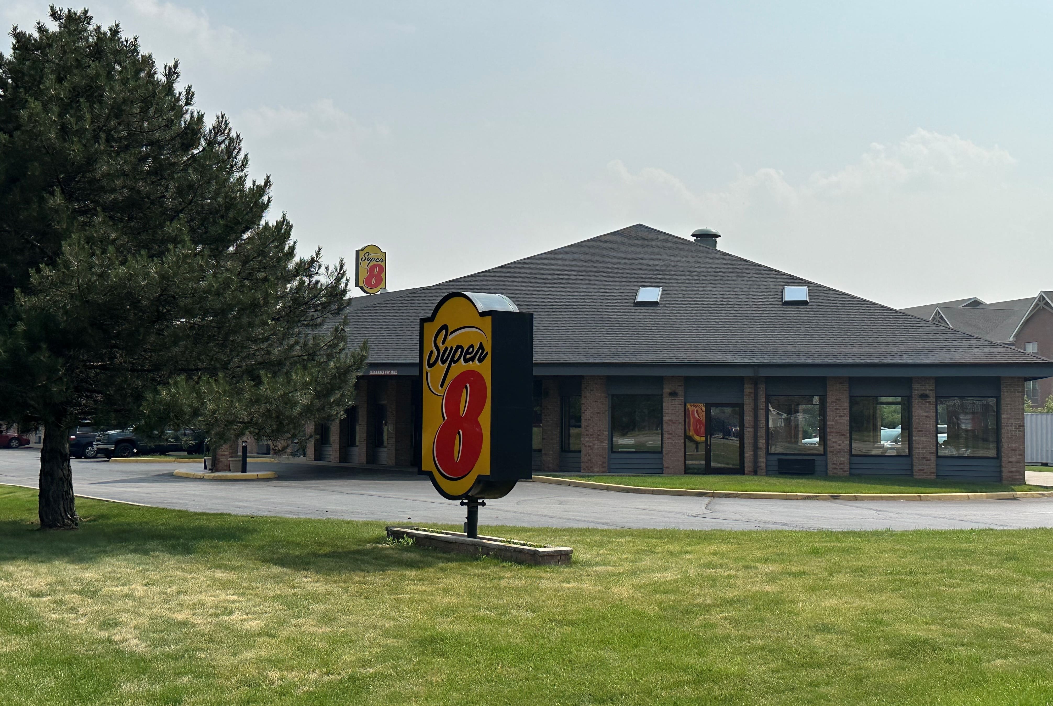 Super 8 by Wyndham Green Bay I-43 Bus. Park in Green Bay, United States
