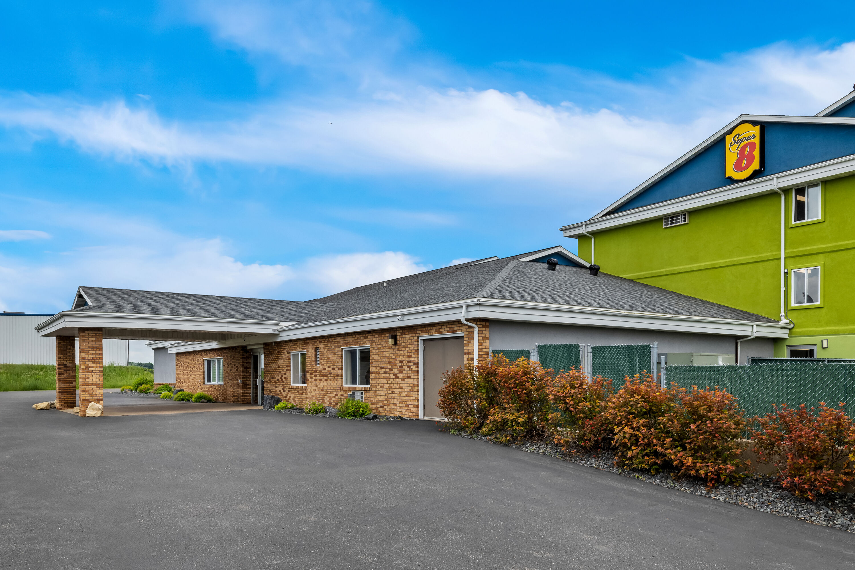 Exterior Day Image of Super 8 by Wyndham Osseo WI hotel in Osseo, Wisconsin