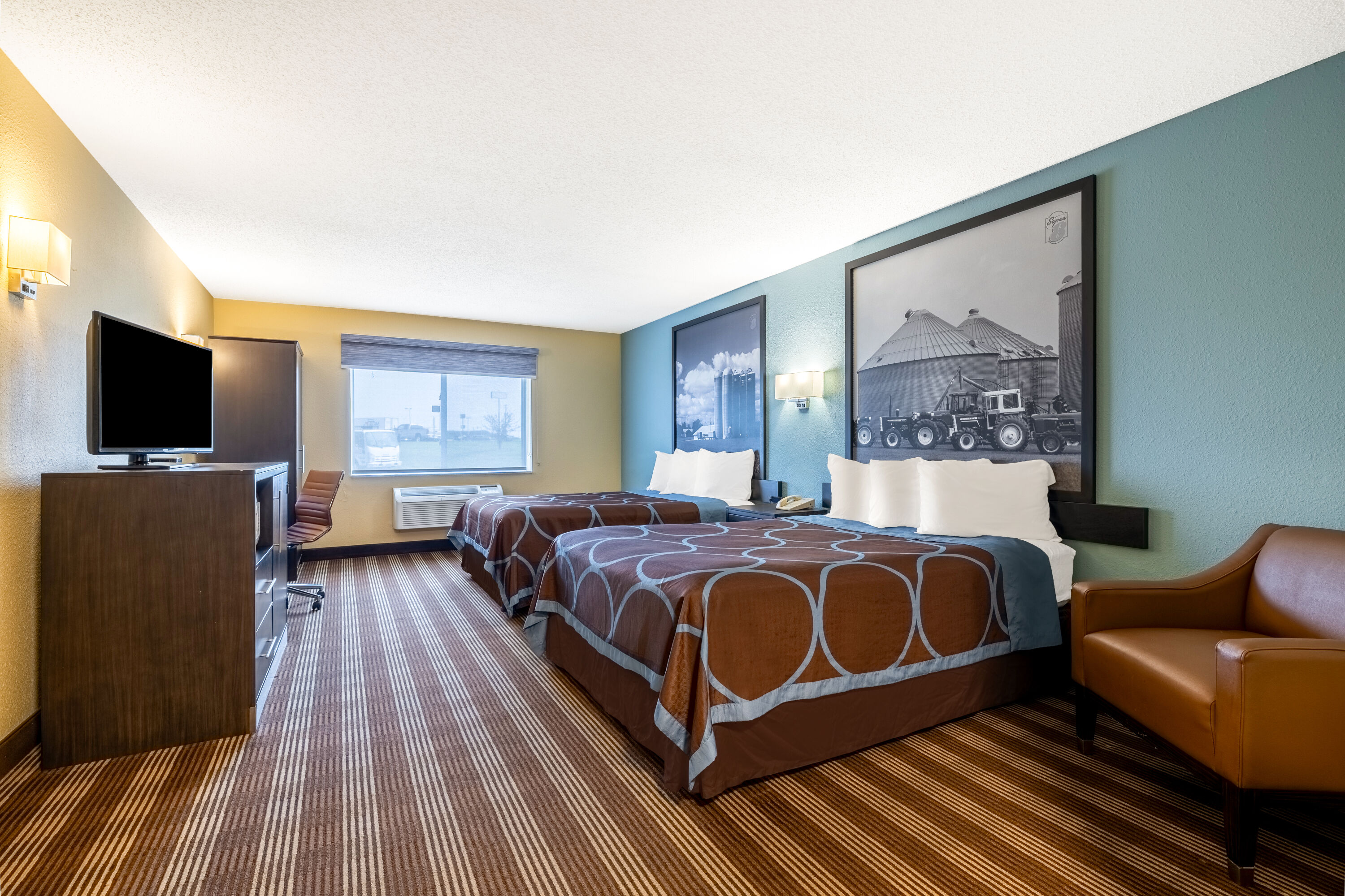 Double bed guest room at the Super 8 by Wyndham Osseo WI in Osseo, Wisconsin