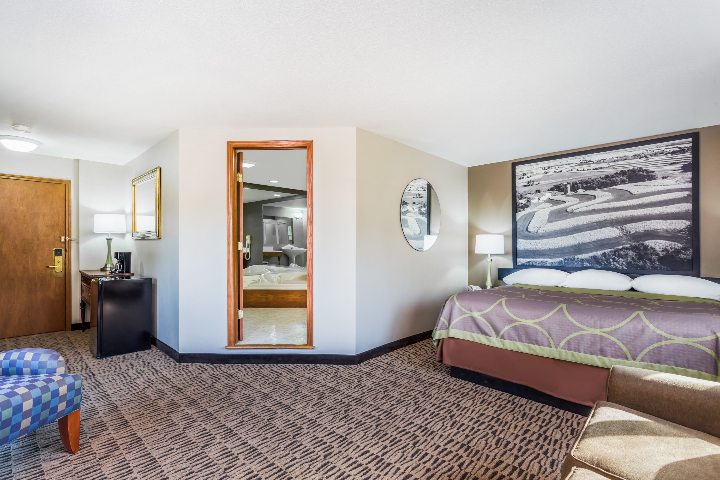 Super 8 by Wyndham Platteville suite in Platteville, Wisconsin