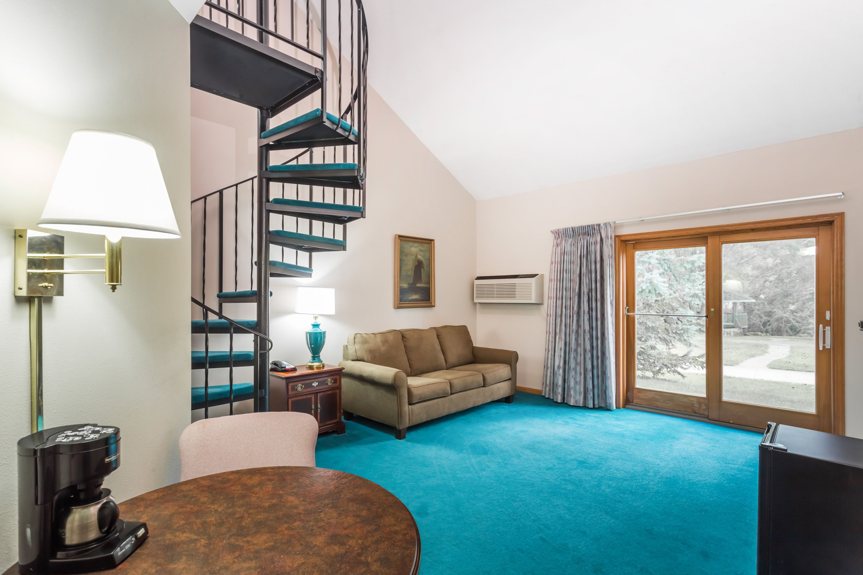 Super 8 by Wyndham Platteville suite in Platteville, Wisconsin
