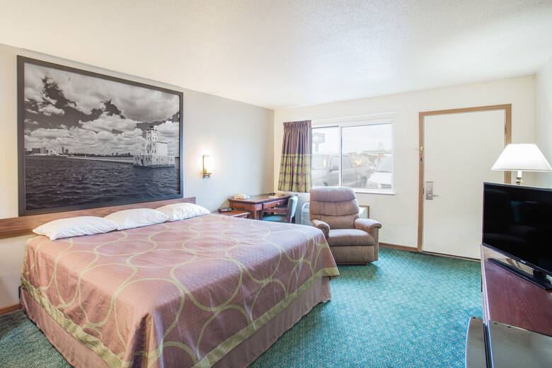 Guest room at the Super 8 Prairie Du Chien in Prairie du Chien, Wisconsin