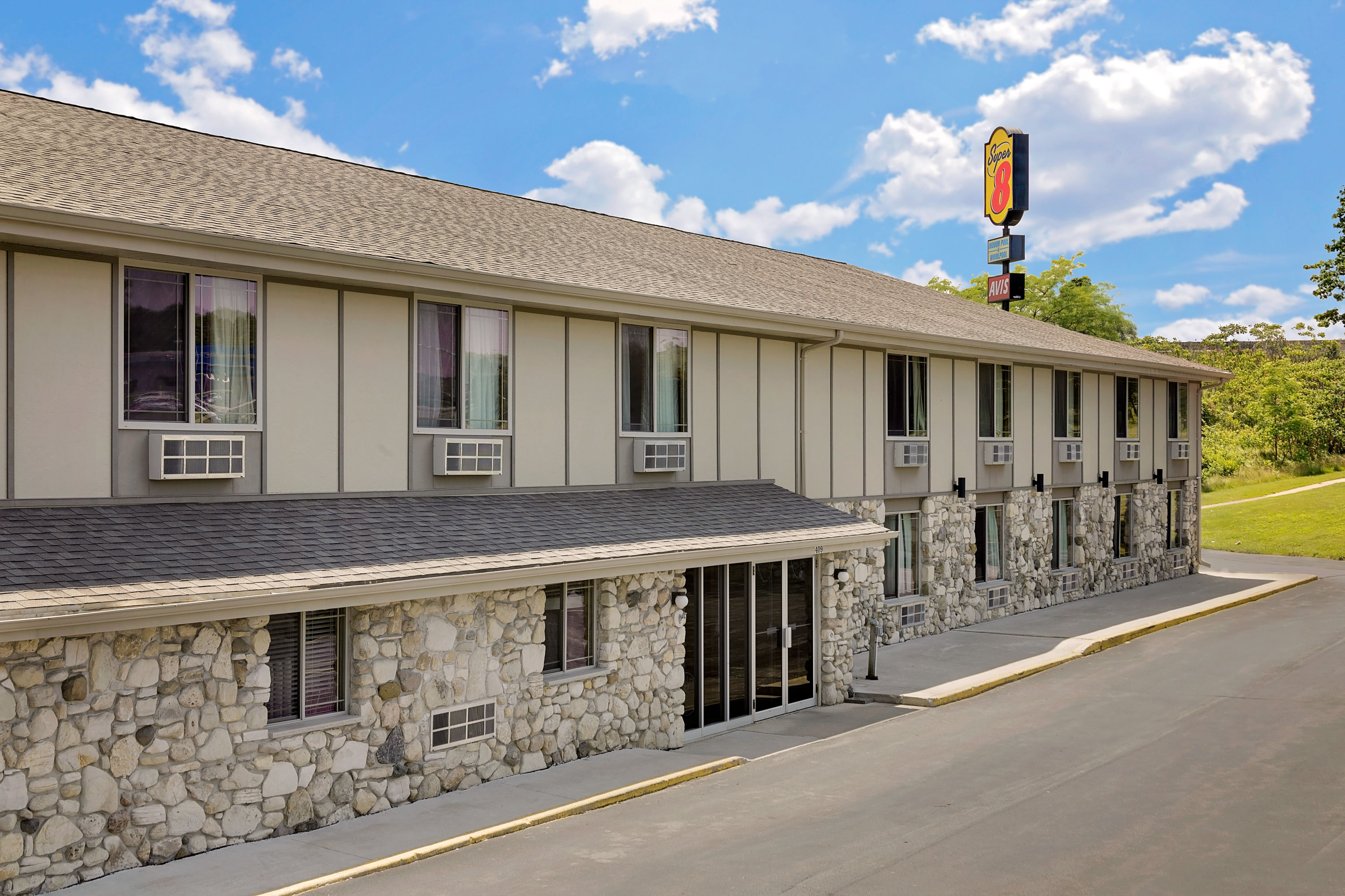 Super 8 By Wyndham Sturgeon Bay Sturgeon Bay Wi Hotels