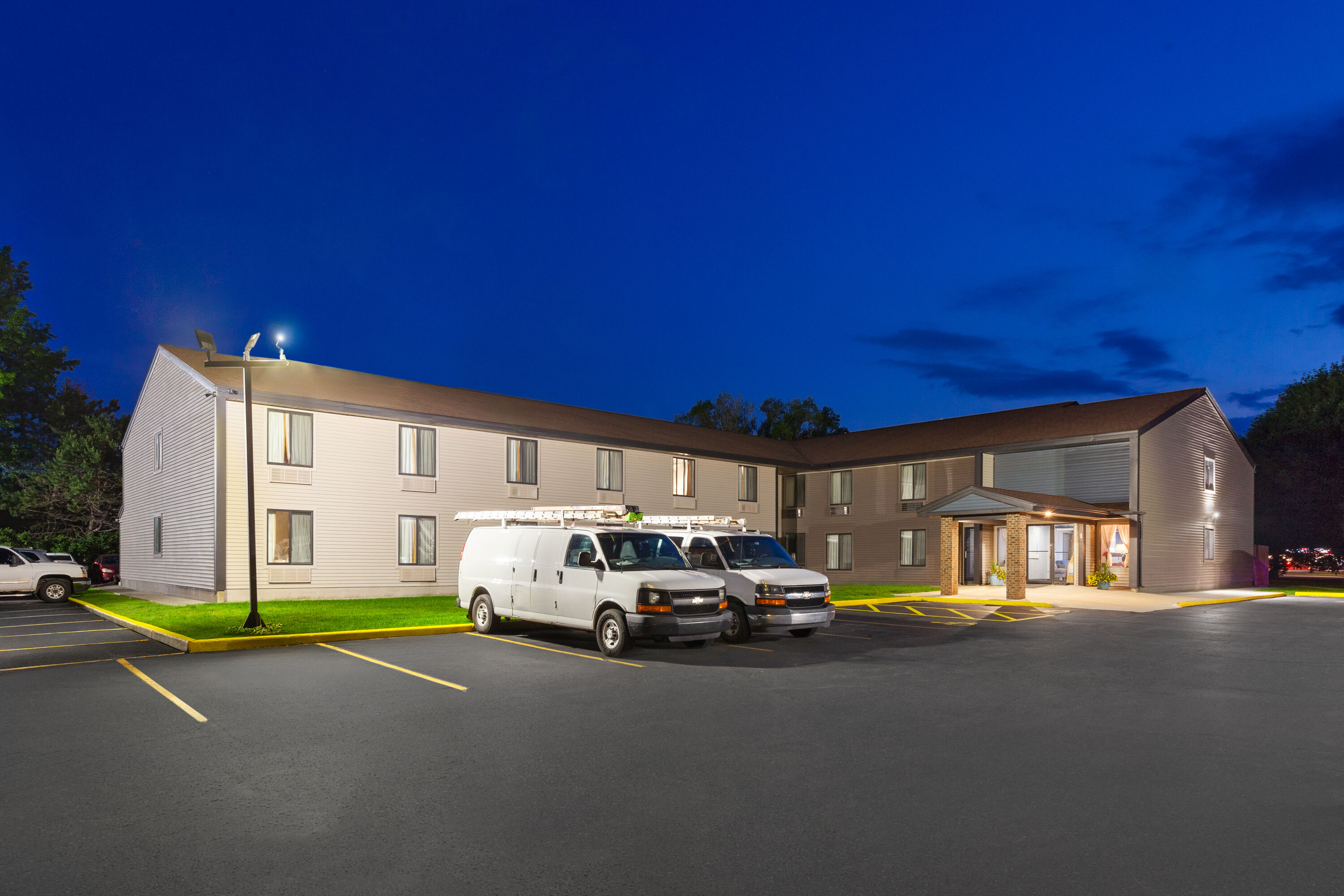 Exterior Dusk Image of Super 8 by Wyndham Sun Prairie/Madison E hotel in Sun Prairie, Wisconsin