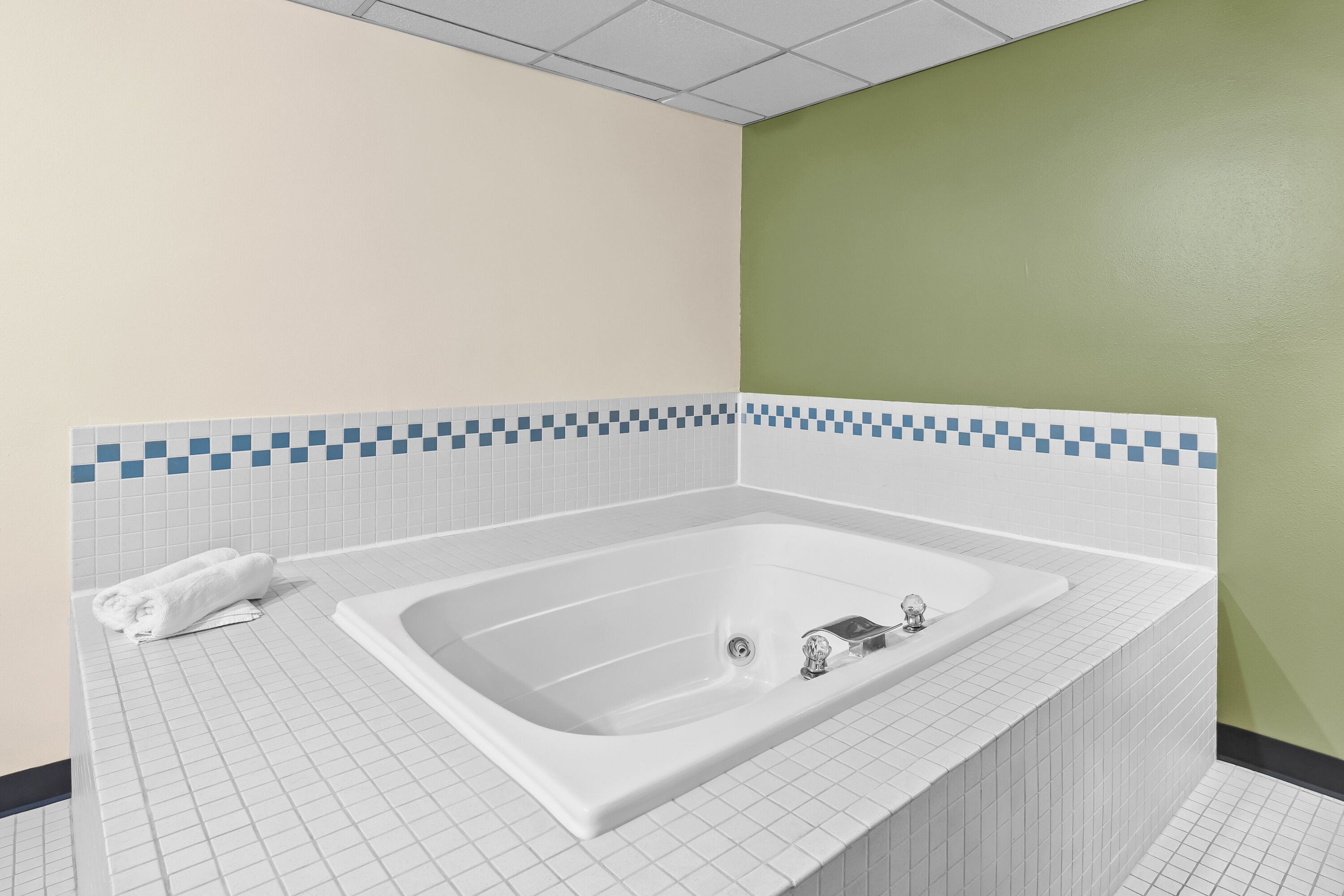 Super 8 by Wyndham Watertown WI hot tub suite in Watertown, Wisconsin