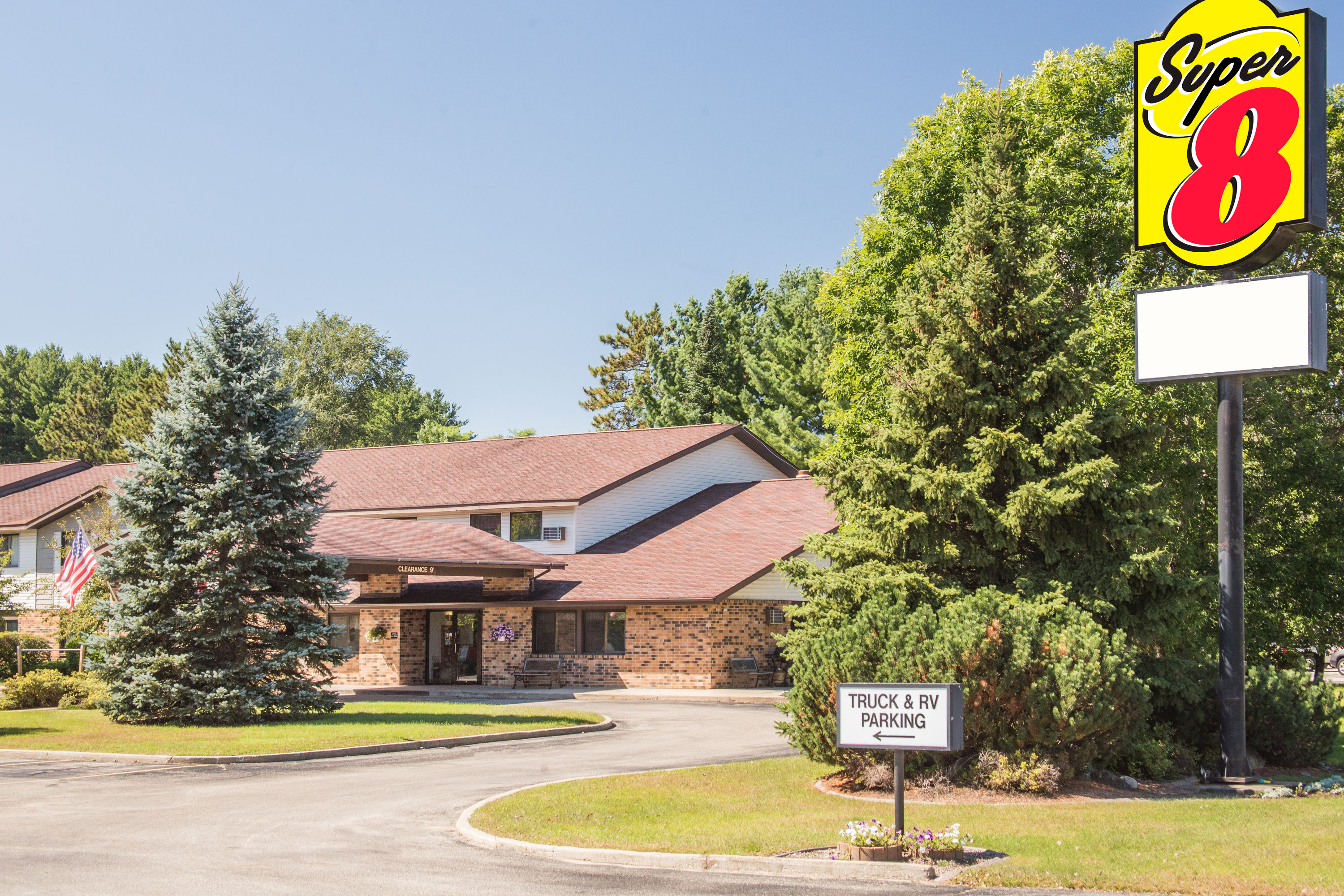 Super 8 by Wyndham Wautoma Wautoma, WI Hotels