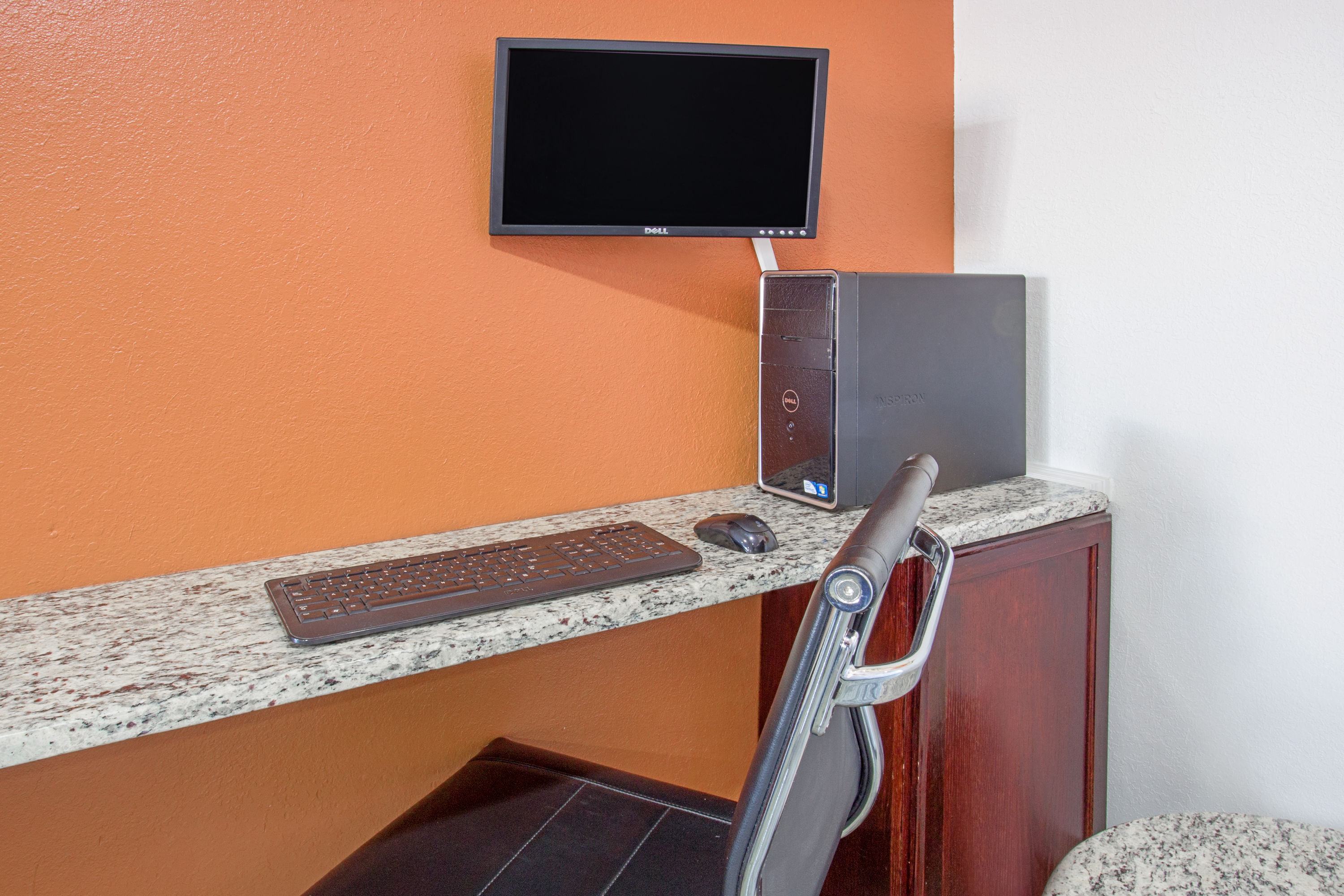 Super 8 by Wyndham Windsor/Madison North business center in Windsor, Wisconsin