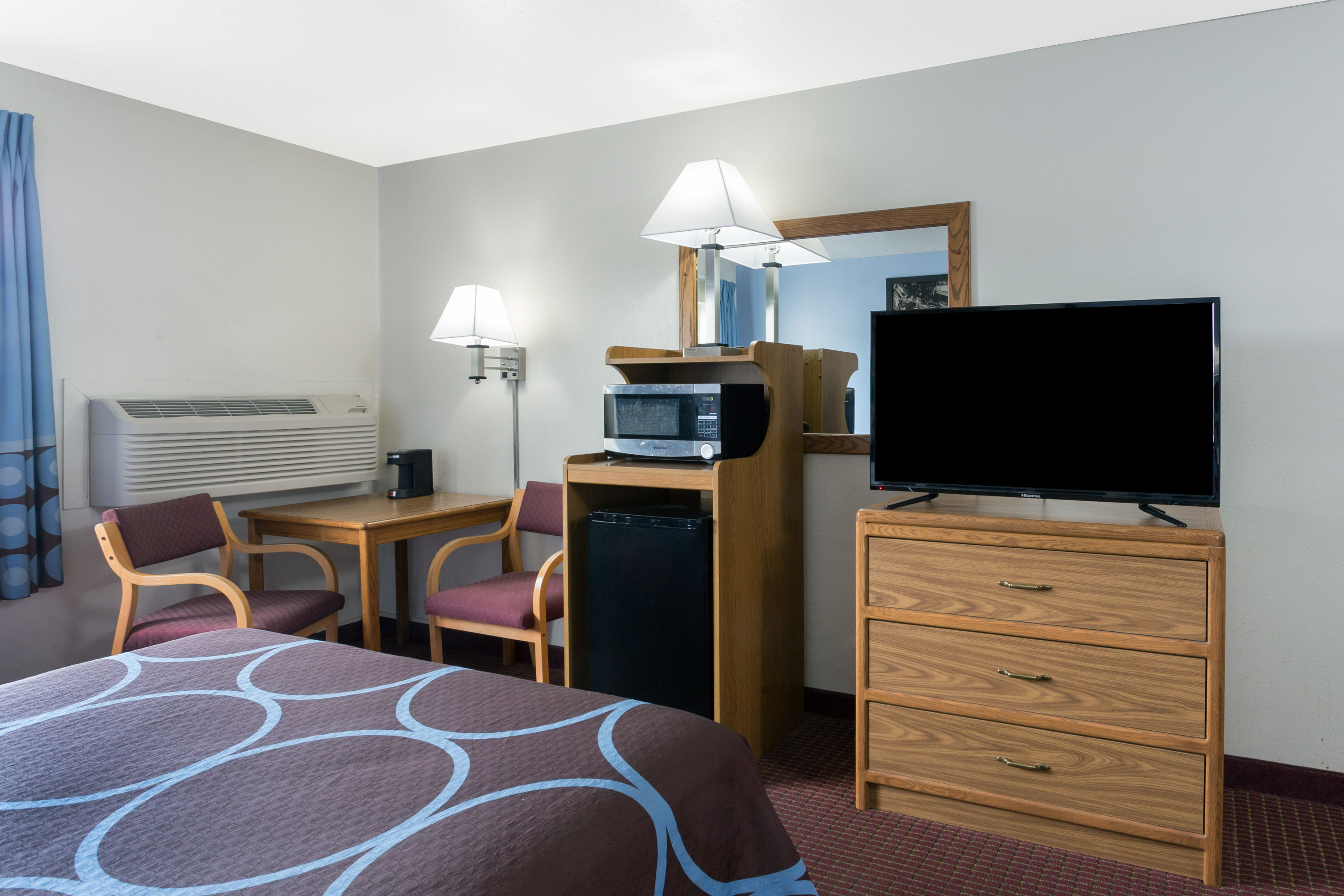 Guest room at the Super 8 by Wyndham Wisconsin Dells in Wisconsin Dells, Wisconsin