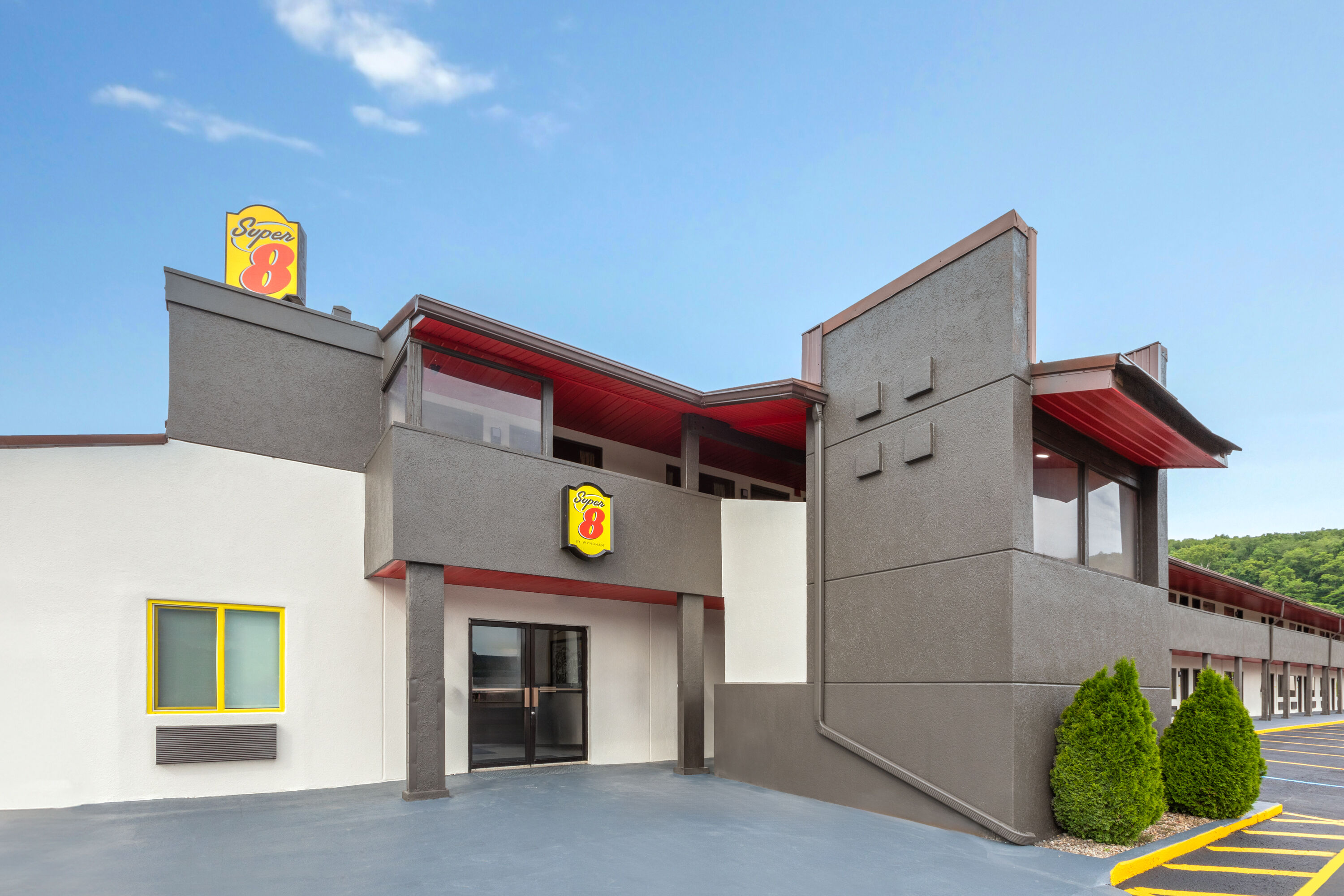 Exterior Day Image of Super 8 by Wyndham Bridgeport/Clarksburg Area hotel in Bridgeport, West Virginia