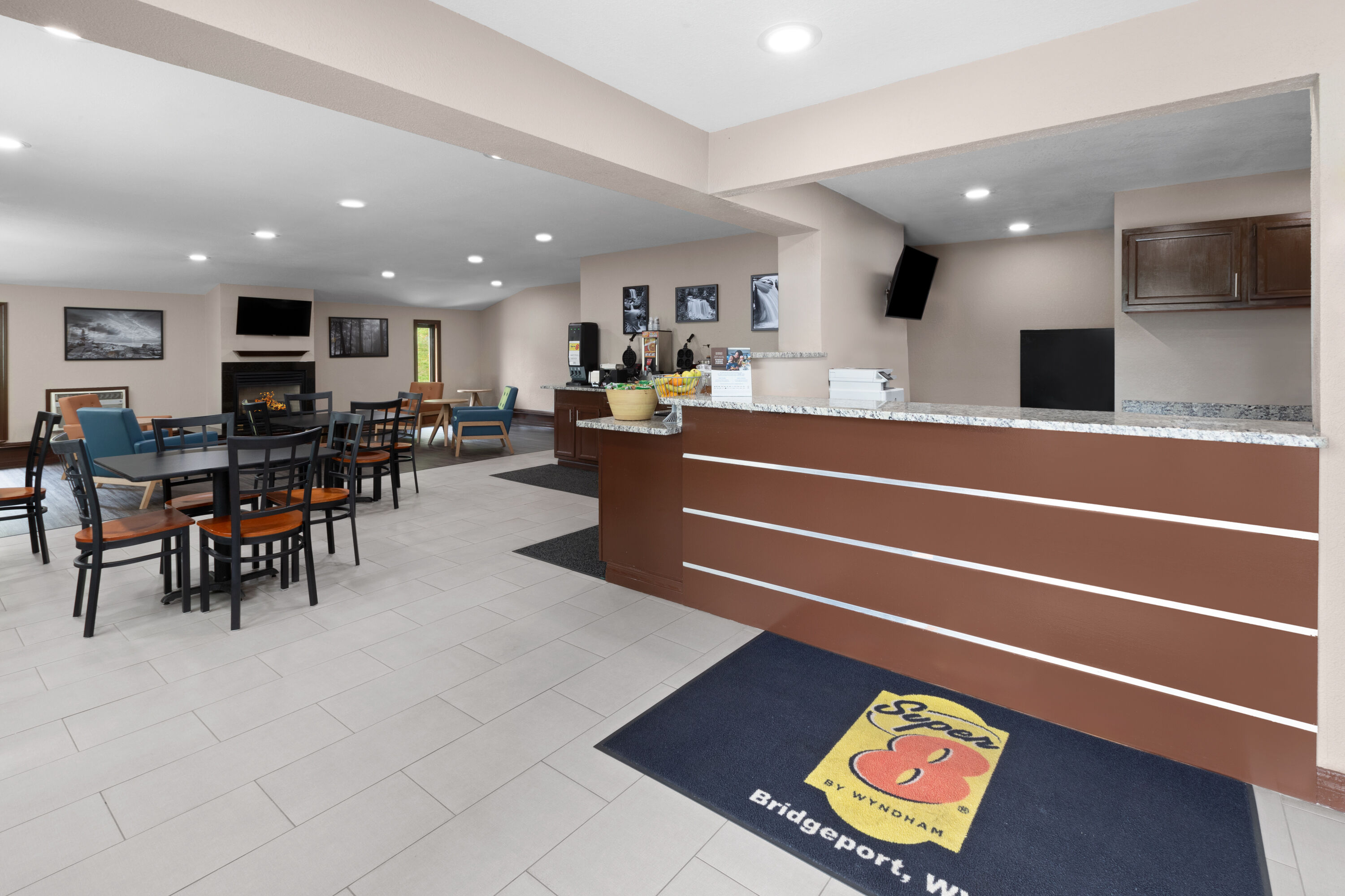 Super 8 by Wyndham Bridgeport/Clarksburg Area reception in Bridgeport, West Virginia