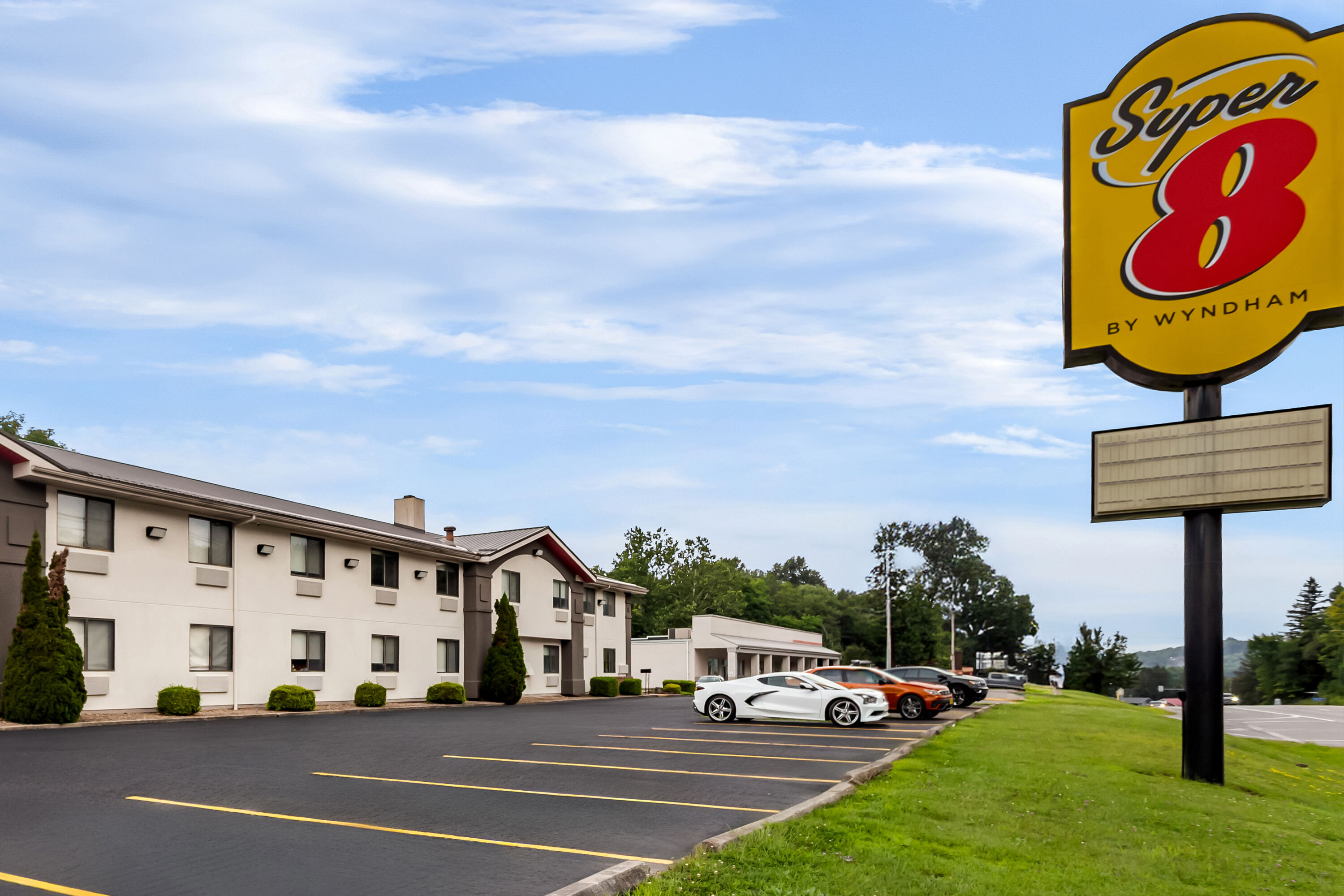 Exterior Day Image of Super 8 by Wyndham Elkins hotel in Elkins, West Virginia