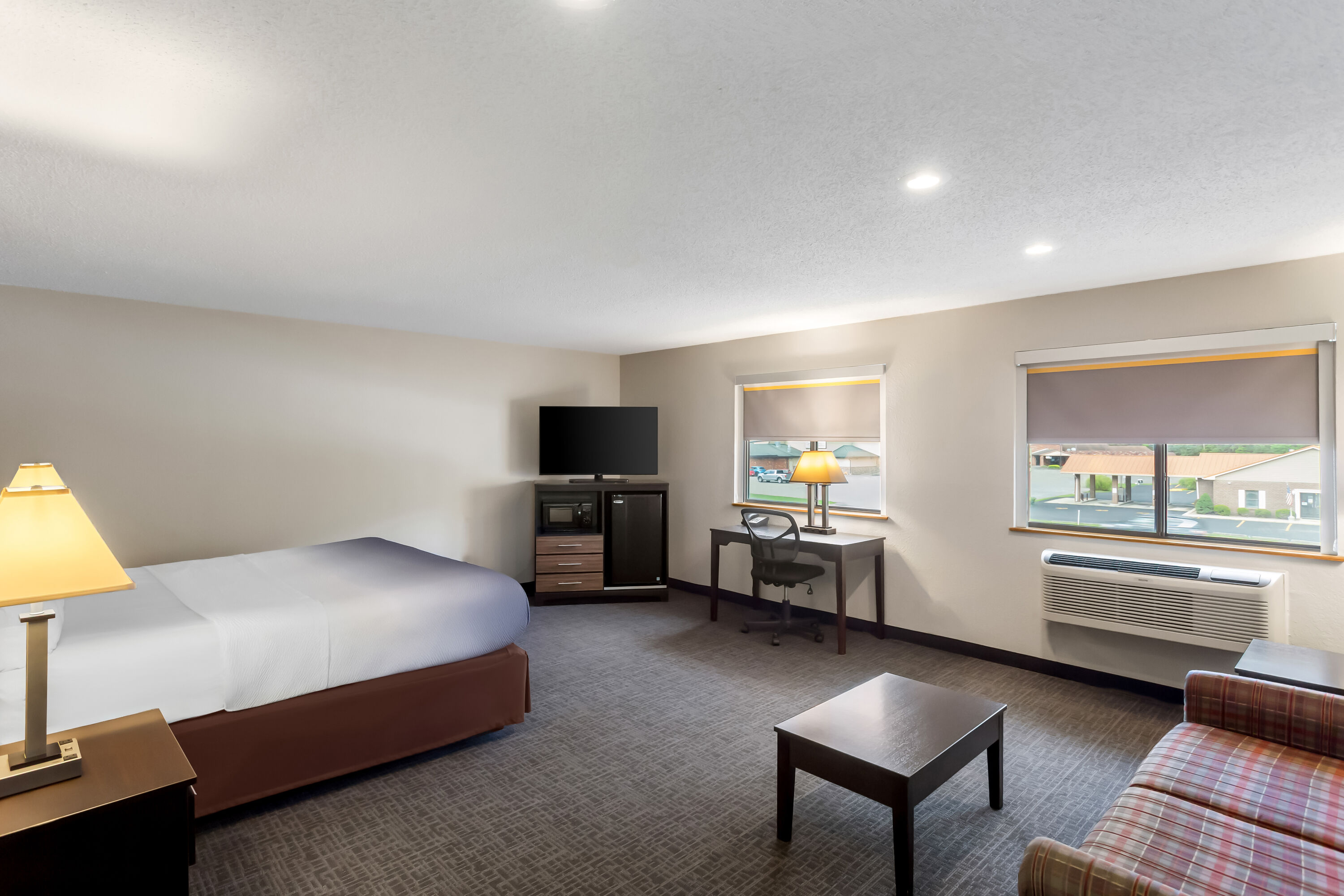 Super 8 by Wyndham Elkins suite in Elkins, West Virginia