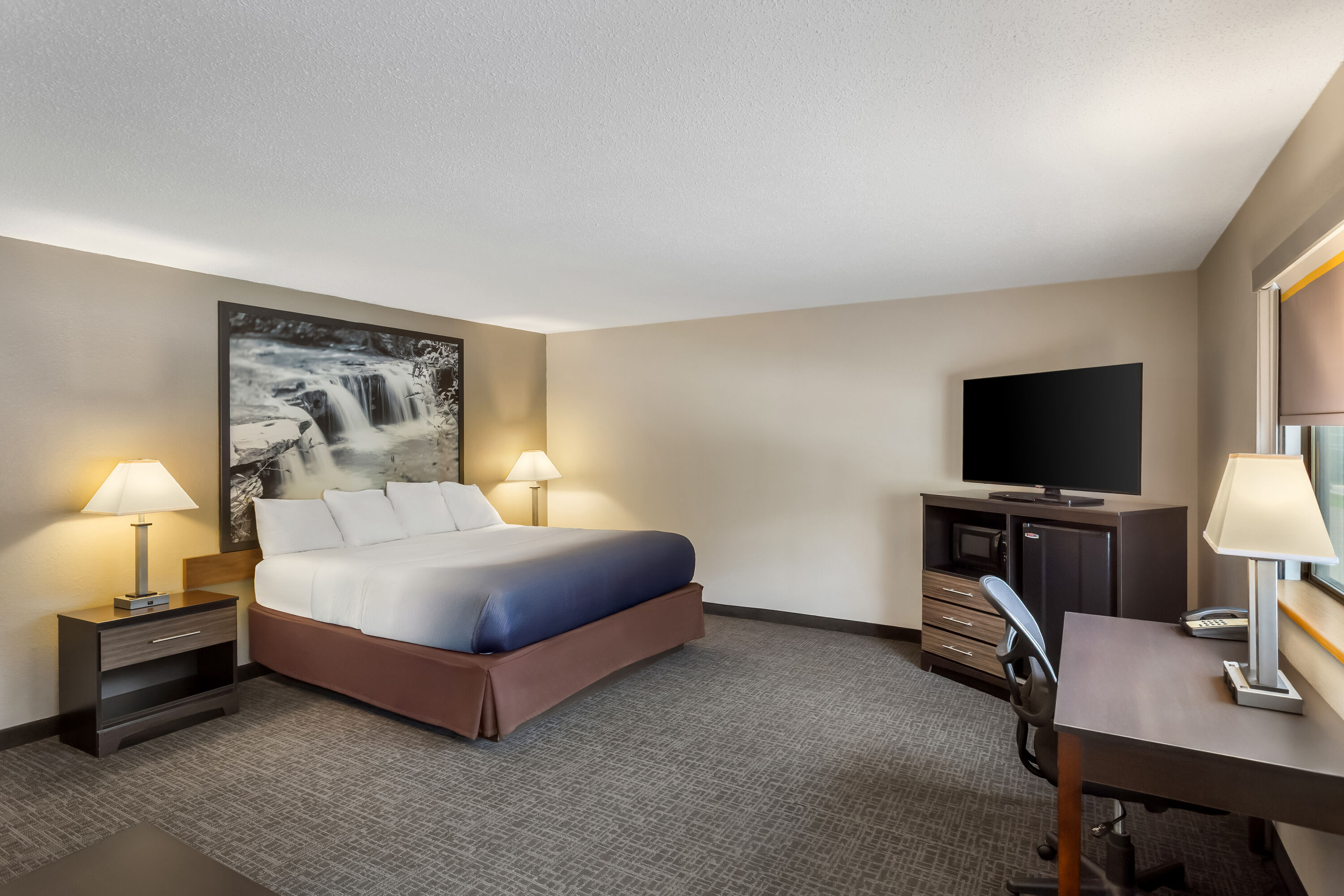 Super 8 by Wyndham Elkins suite in Elkins, West Virginia