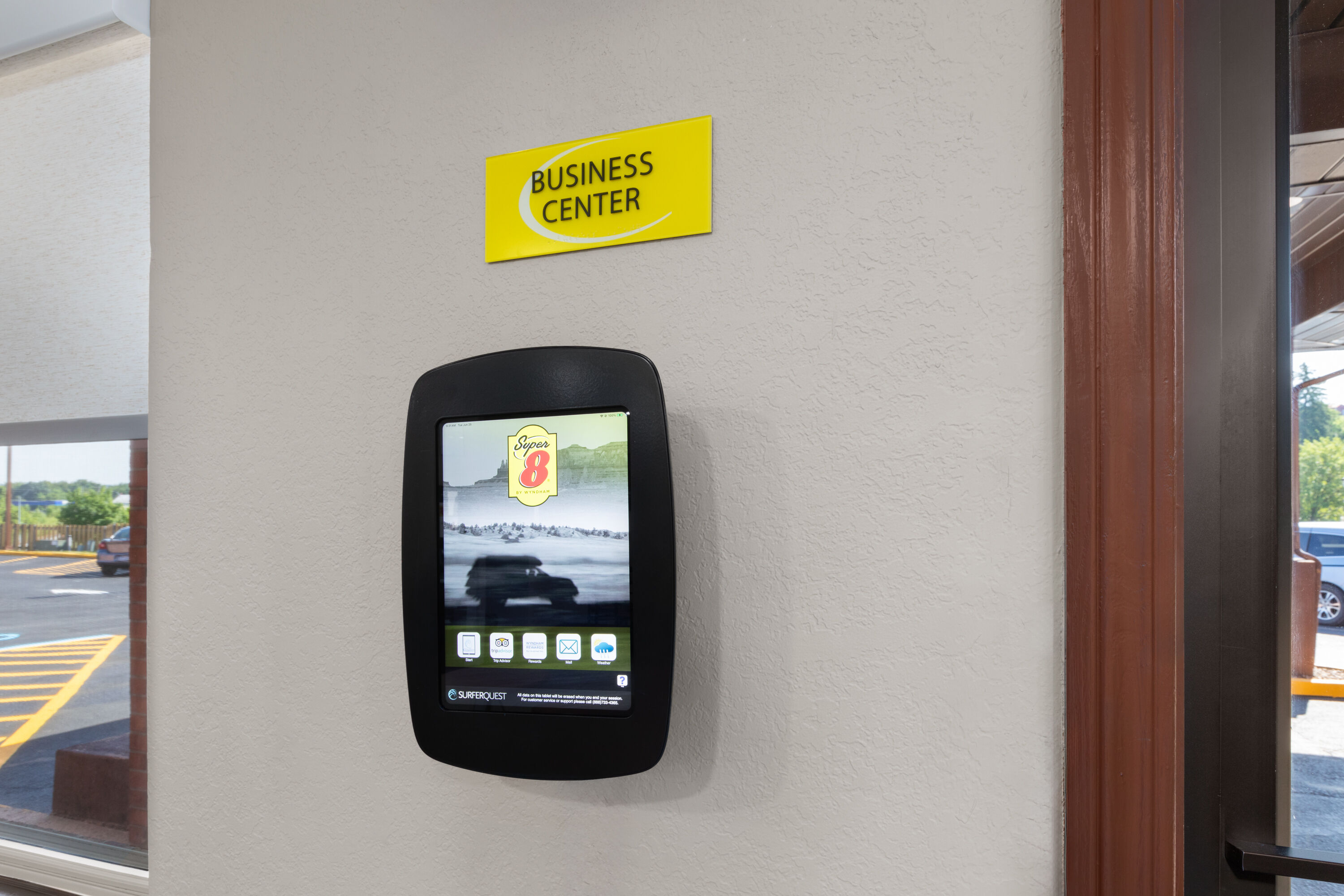 Super 8 by Wyndham Fairmont business center in Fairmont, West Virginia