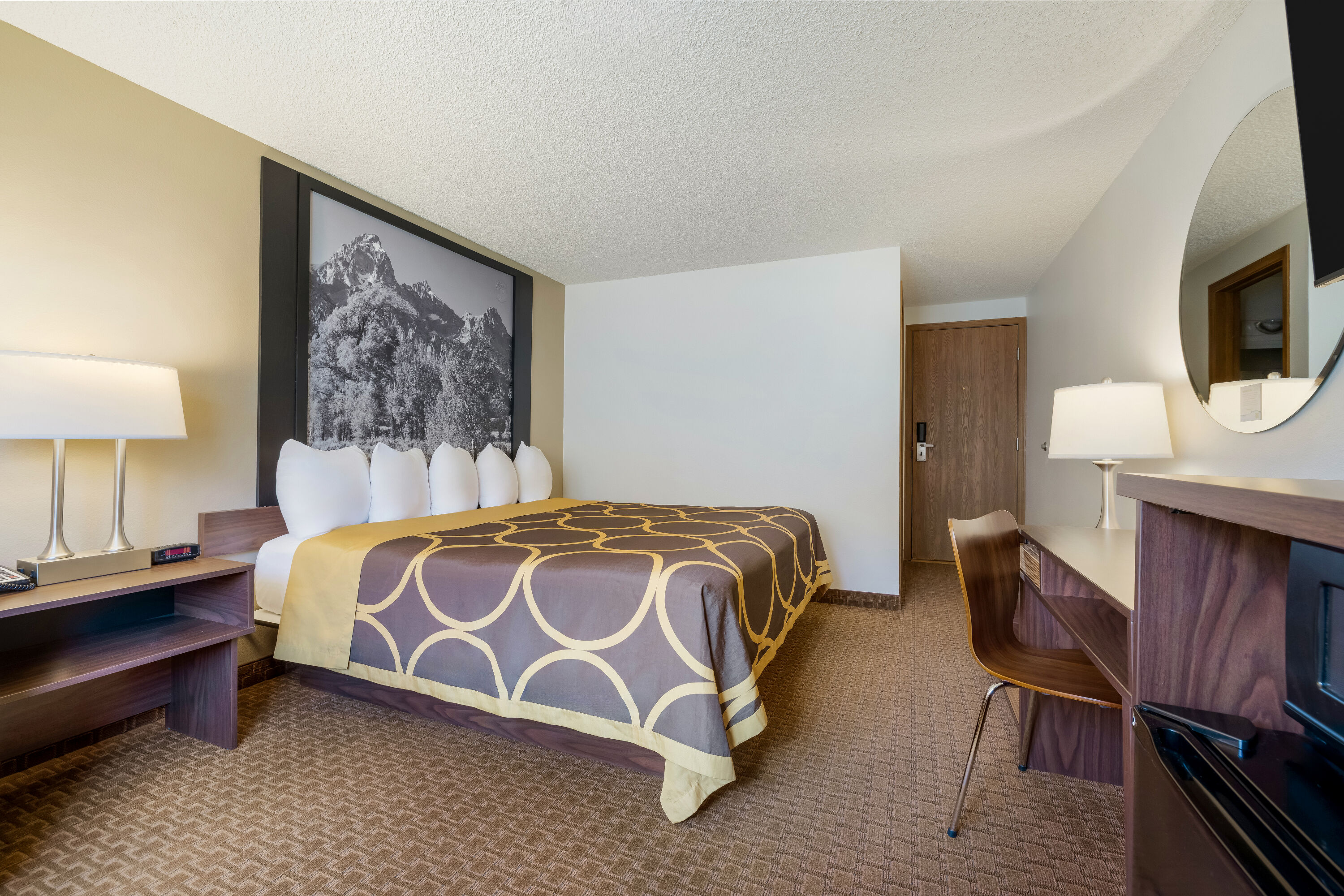 Super 8 by Wyndham Cody suite in Cody, Wyoming