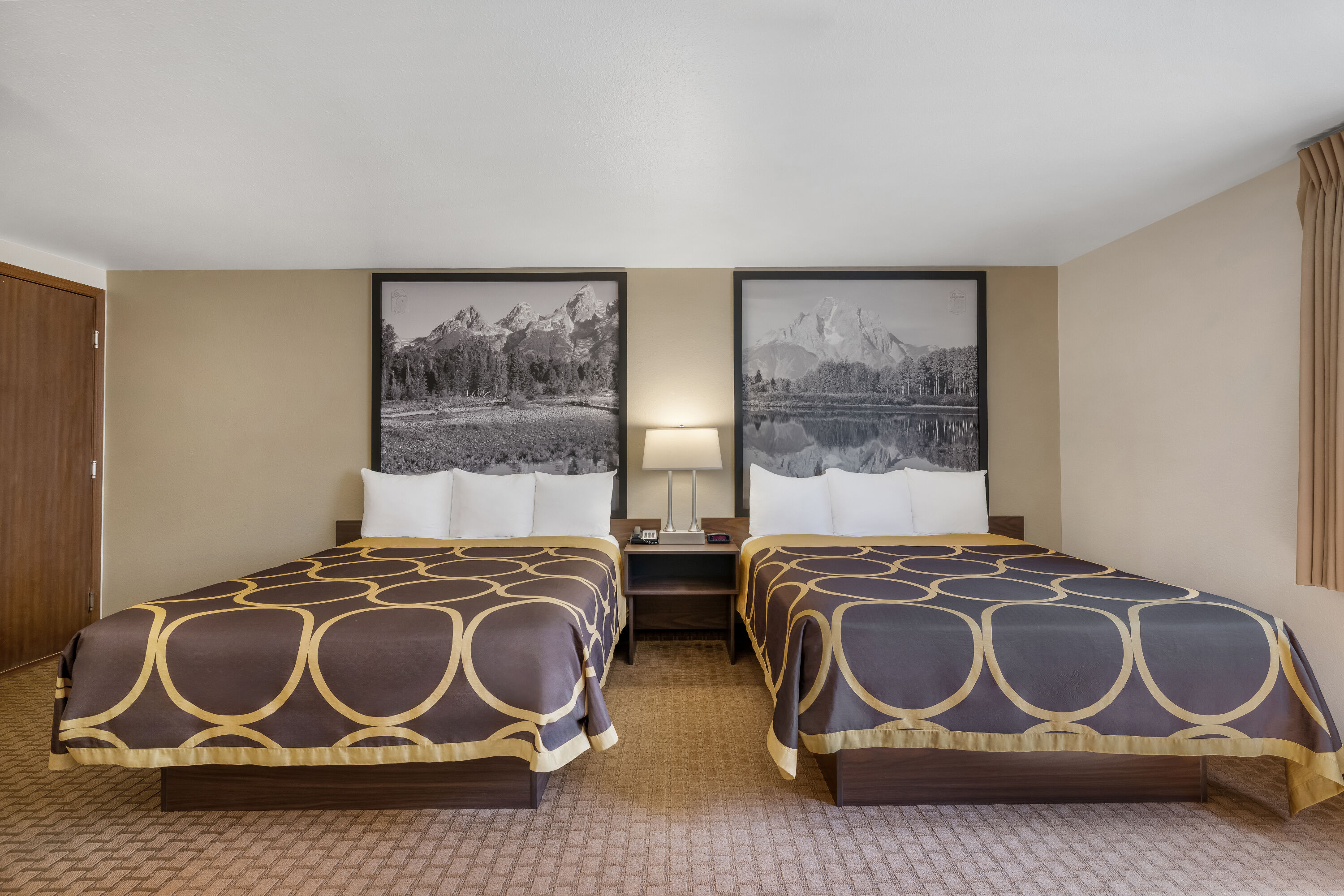 Super 8 by Wyndham Cody suite in Cody, Wyoming