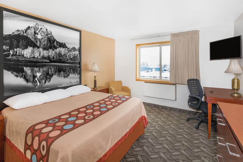 Guest room at the Super 8 Diamondville Kemmerer in Diamondville, Wyoming