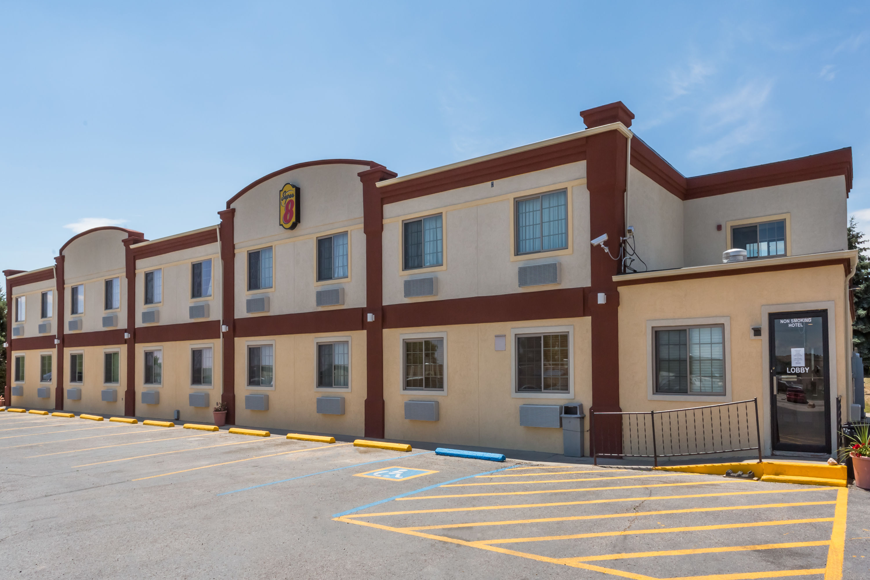 Exterior Day Image of Super 8 by Wyndham Douglas hotel in Douglas, Wyoming