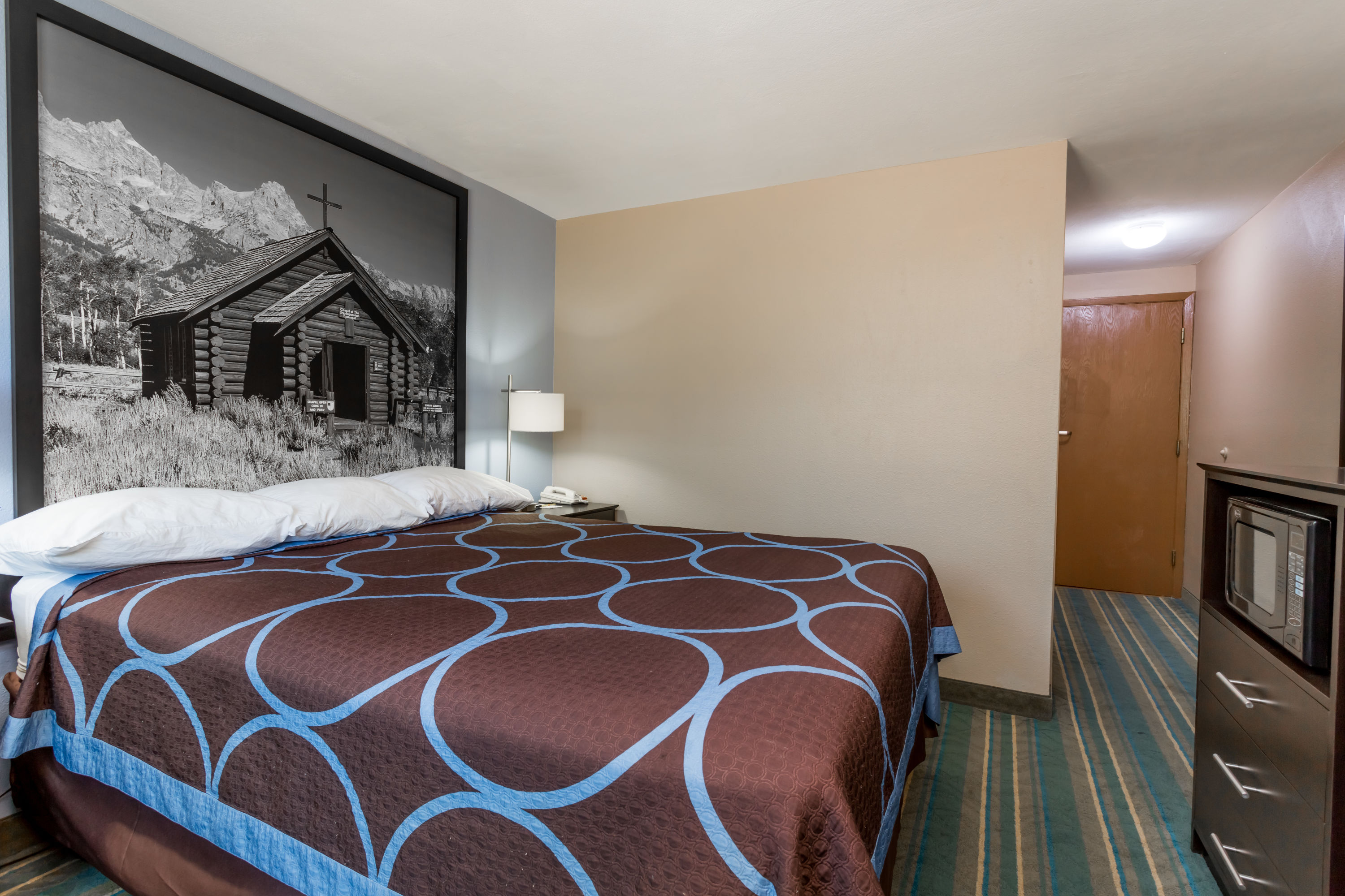 Guest room at the Super 8 by Wyndham Douglas in Douglas, Wyoming