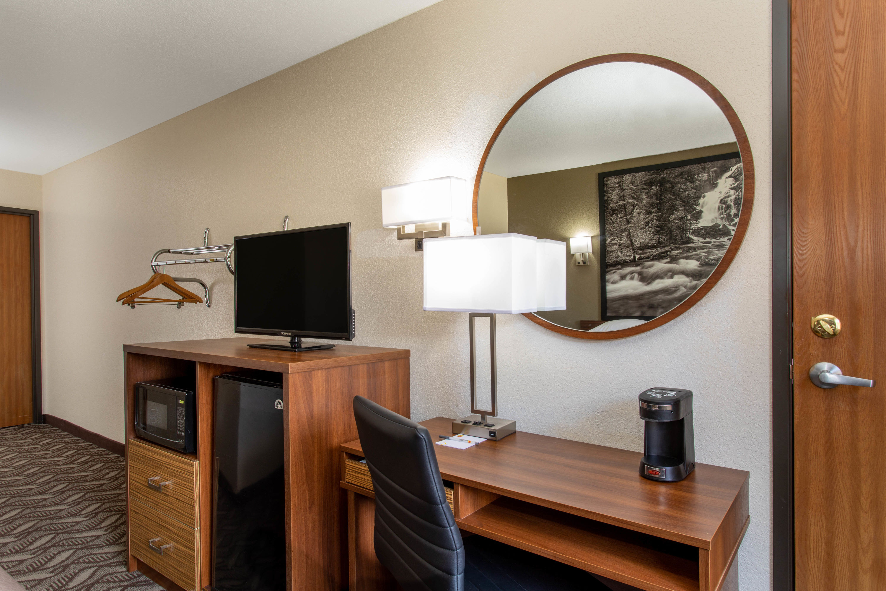 Guest room feature at the Super 8 by Wyndham Dubois in Dubois, Wyoming