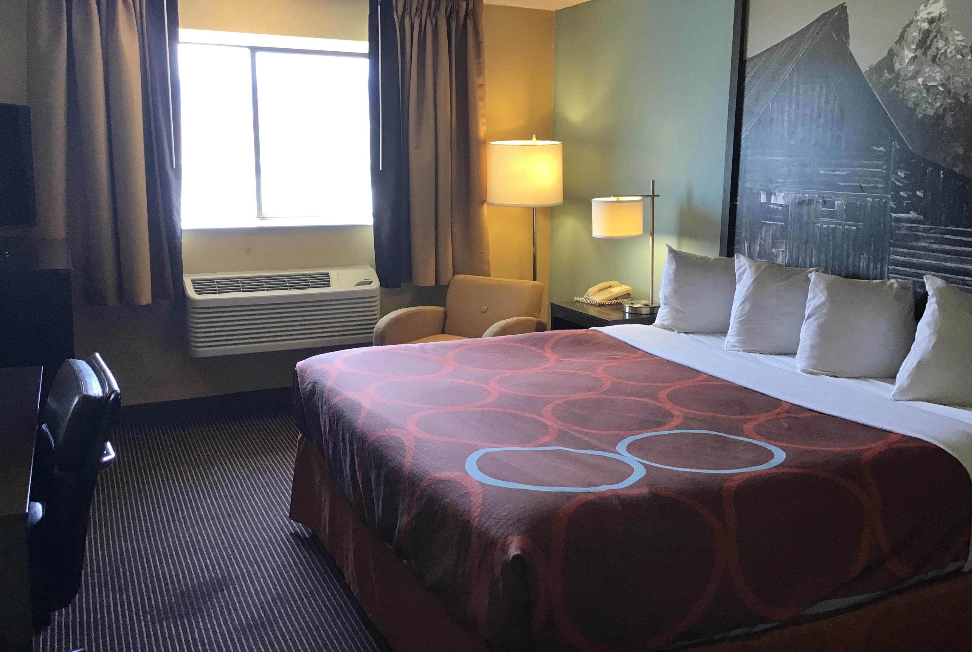 Guest room at the Super 8 by Wyndham Casper East/Evansville in Evansville, Wyoming