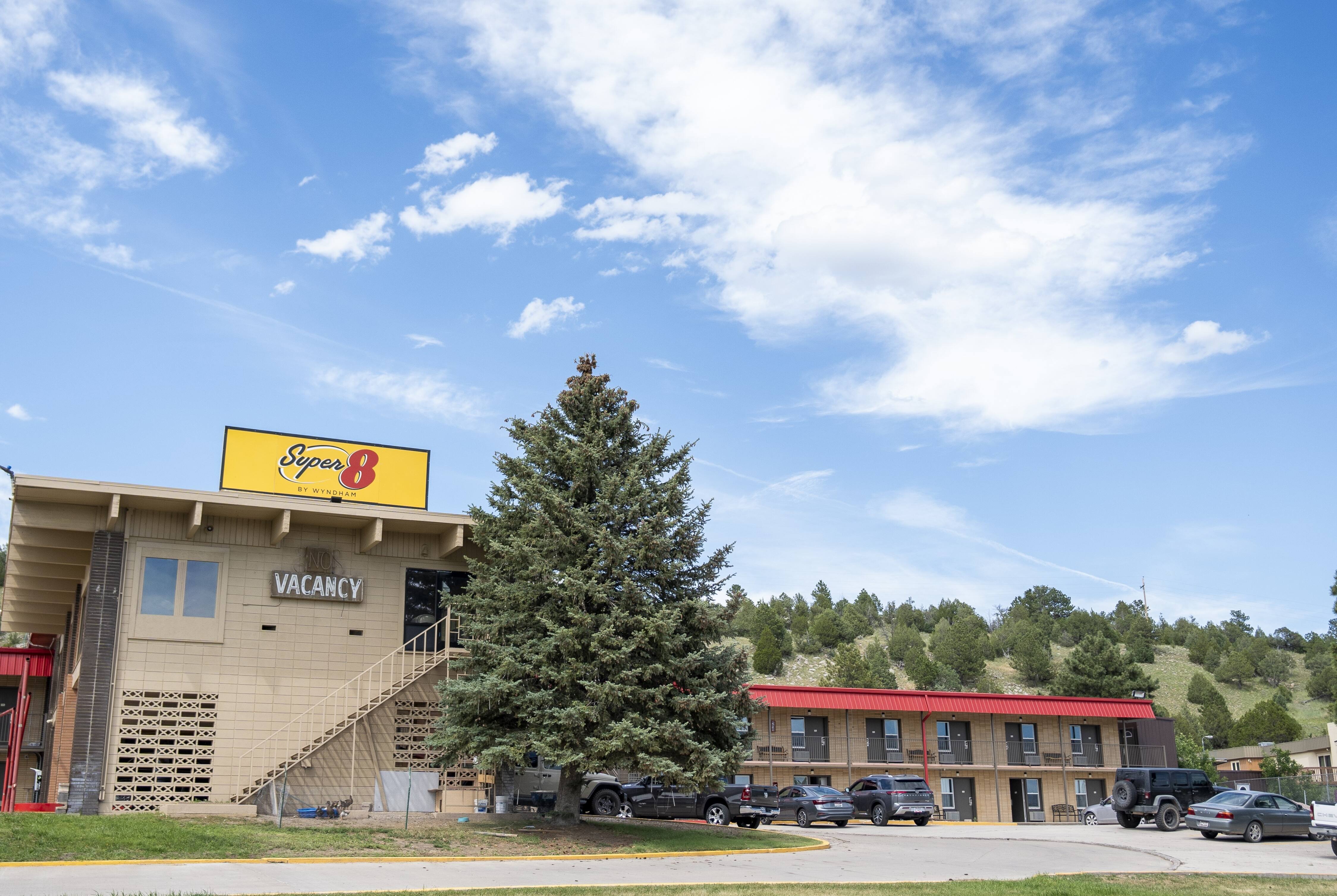 Super 8 by Wyndham Newcastle | Newcastle, WY Hotels