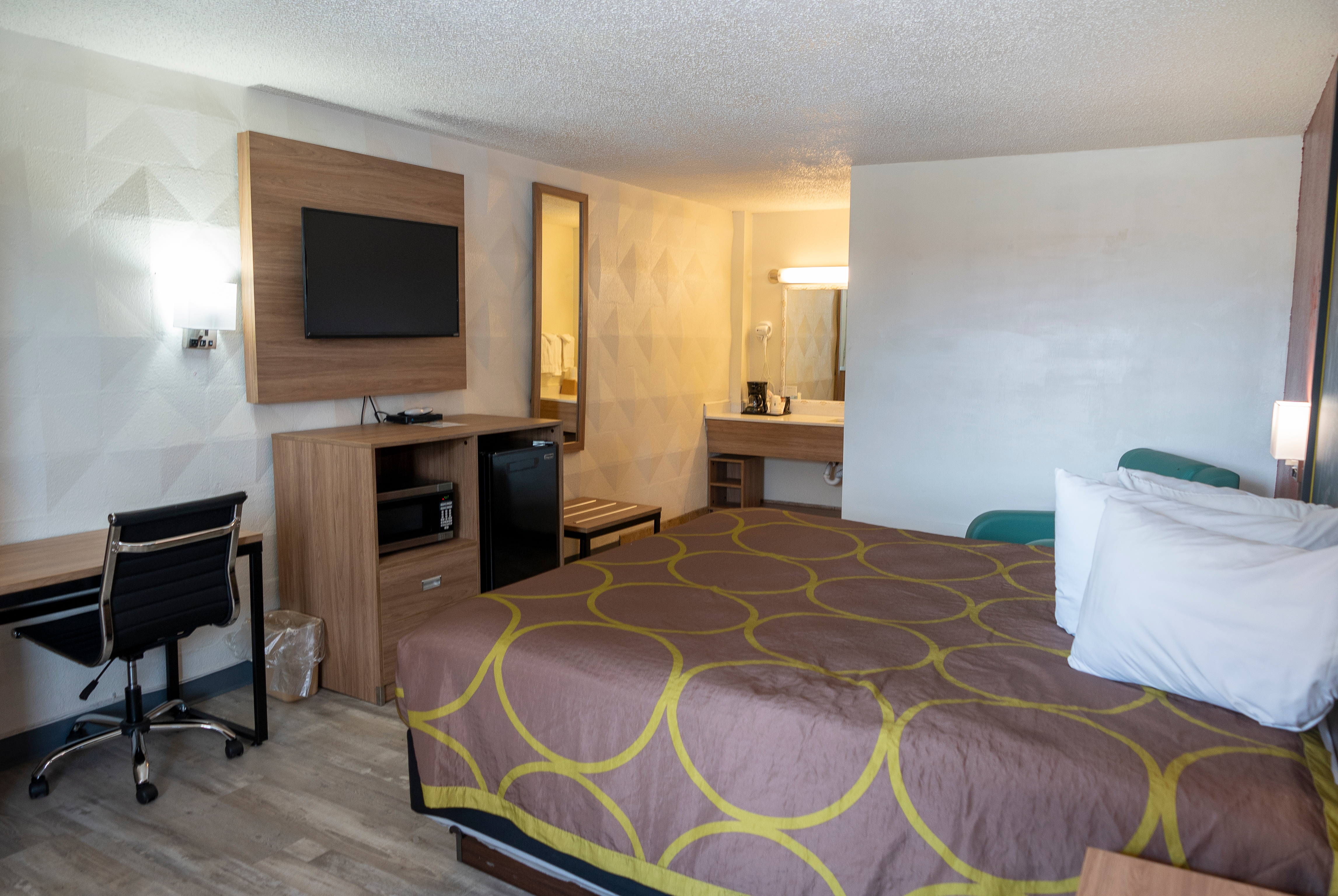 Guest room at the Super 8 by Wyndham Newcastle in Newcastle, Wyoming