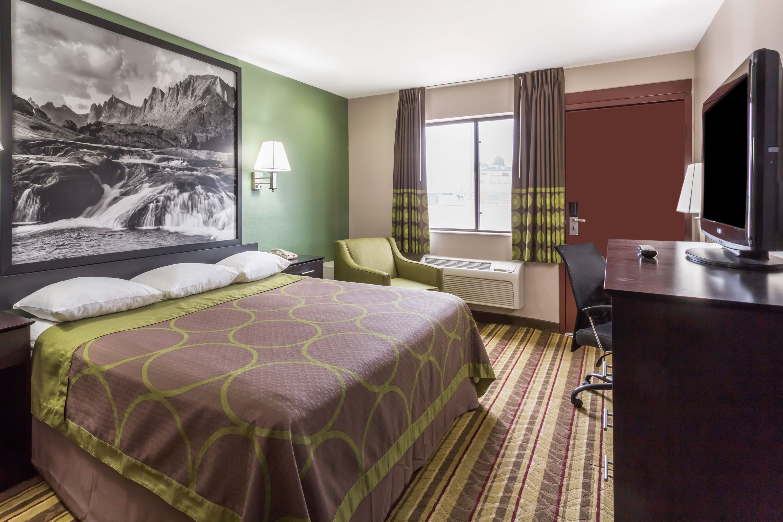 Guest room at the Super 8 by Wyndham Rock Springs in Rock Springs, Wyoming