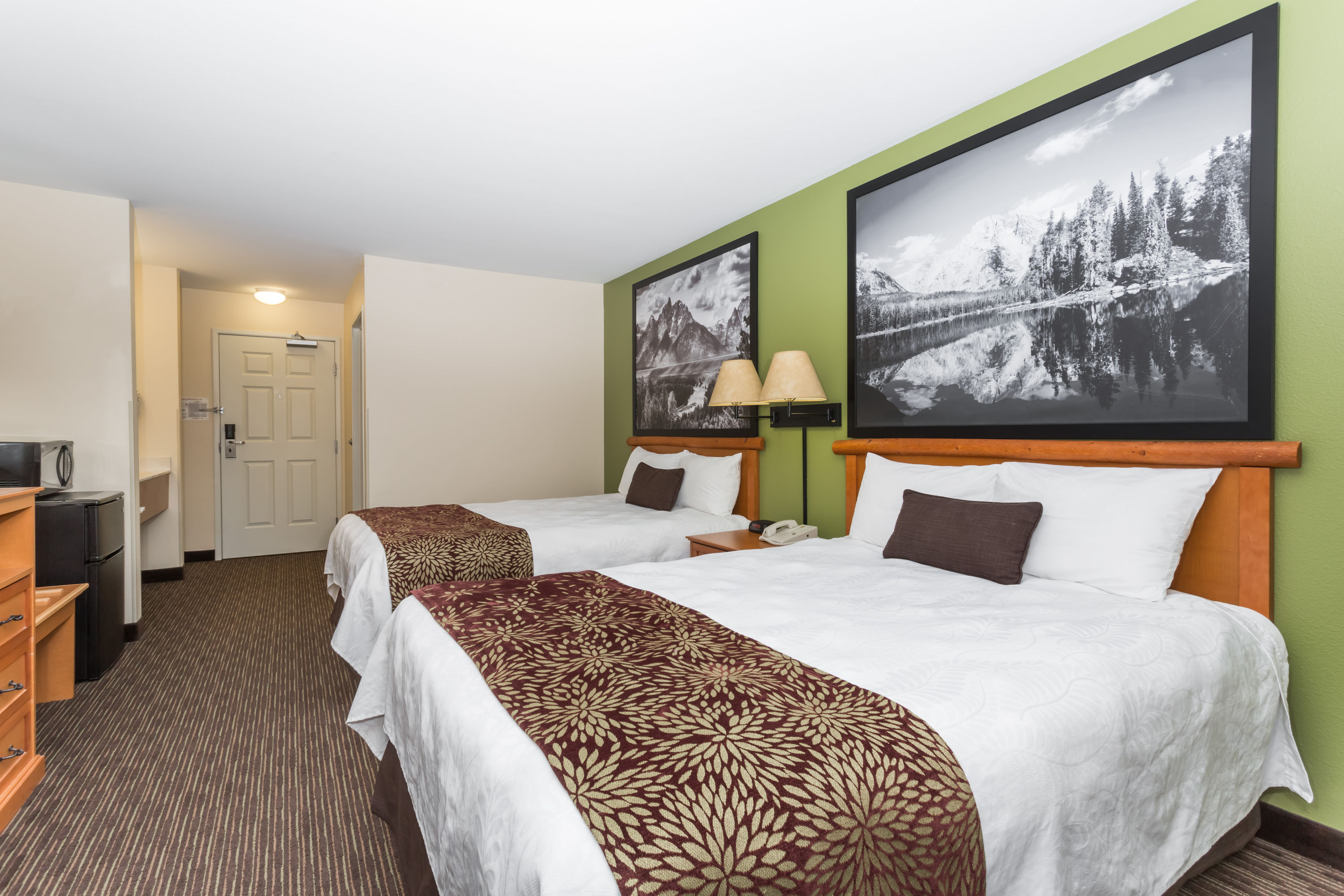 Double bed guest room at the Super 8 by Wyndham Wheatland Wyoming in Wheatland, Wyoming