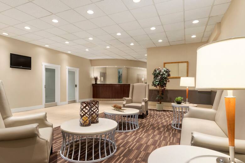Travelodge By Wyndham Calgary International Airport South Travelodge By Wyndham Calgary International Airport South Hotel Lobby In Alberta