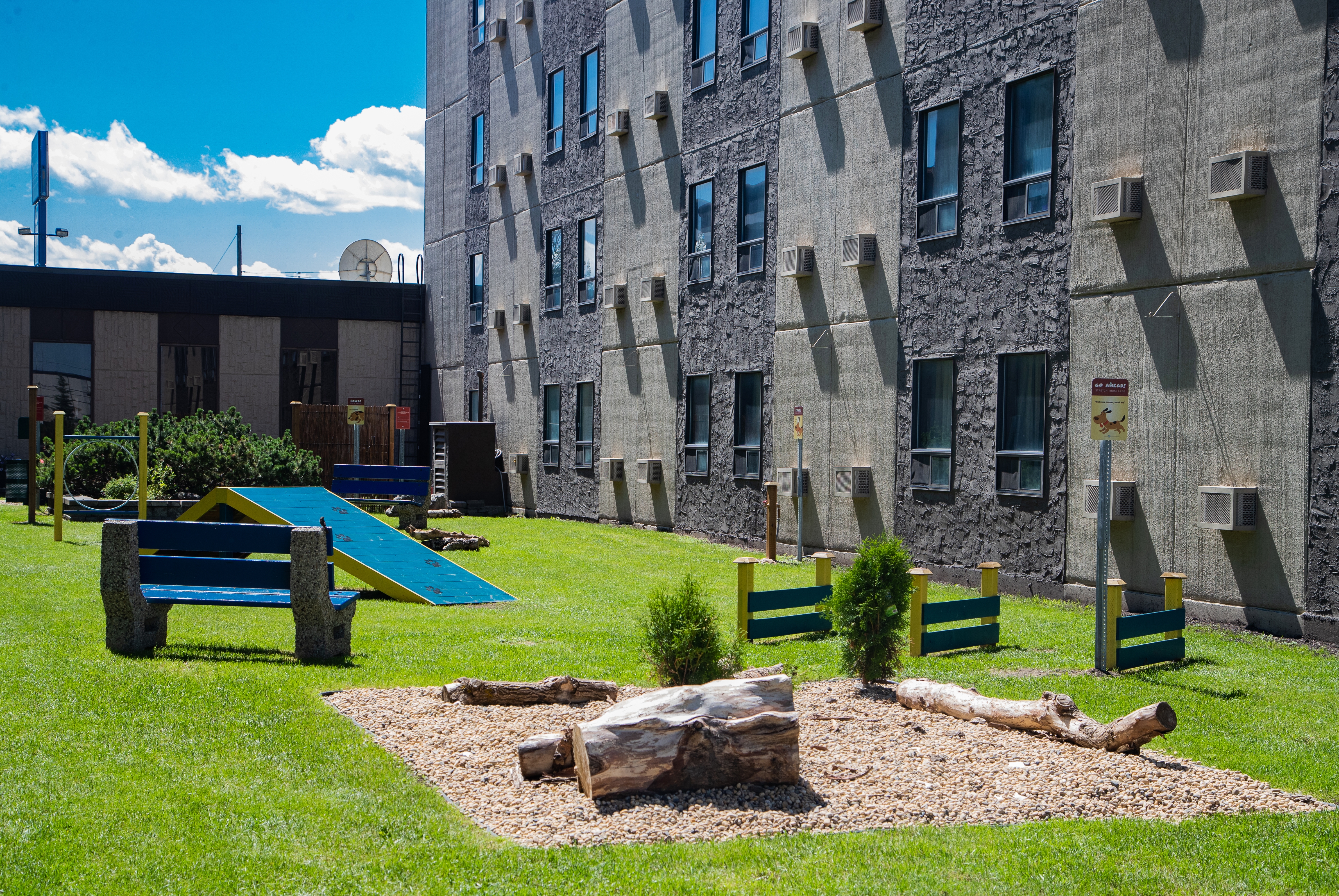 Travelodge By Wyndham Edmonton West Edmonton Ab Hotels