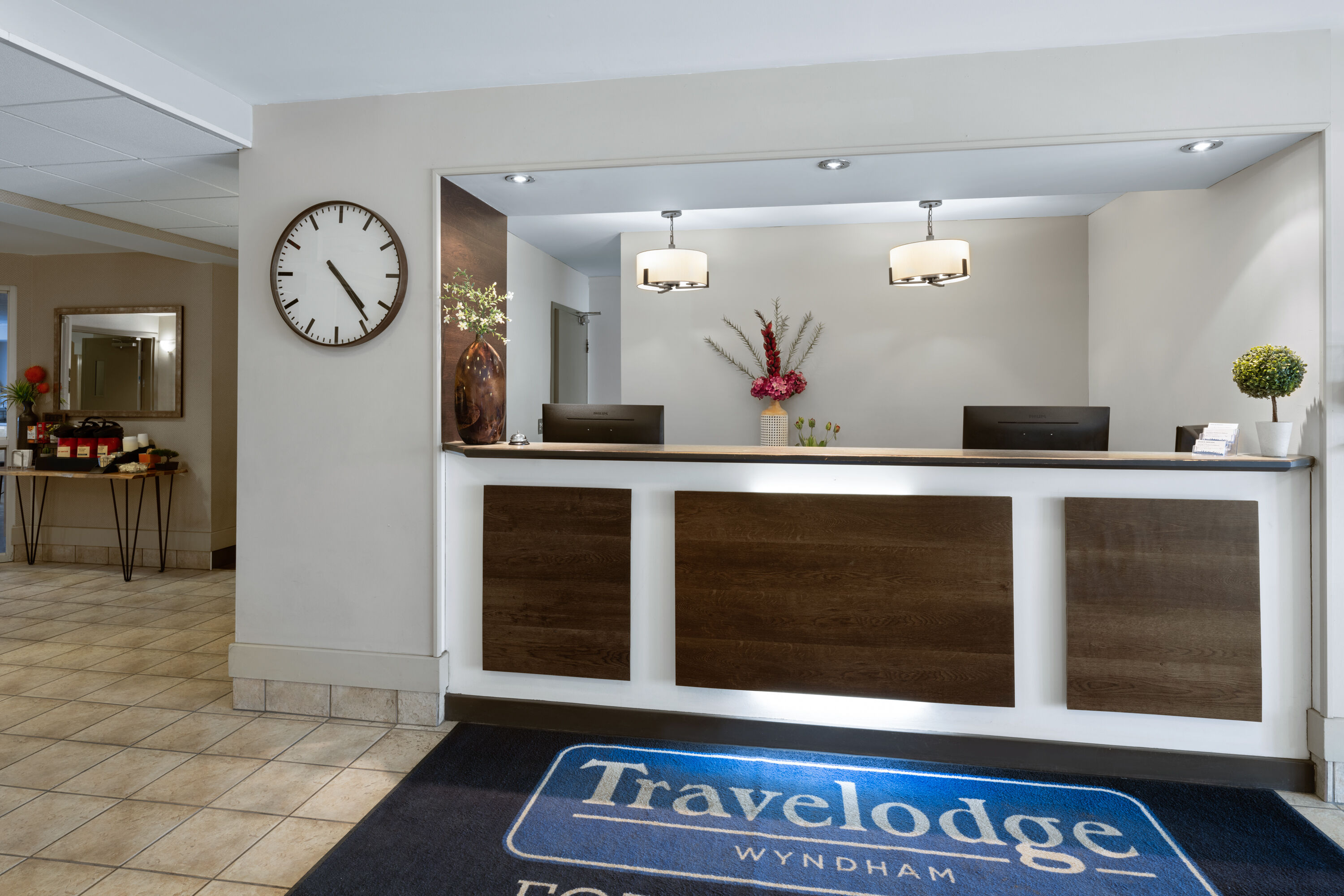 Travelodge by Wyndham Fort McMurray reception in Fort McMurray, Alberta