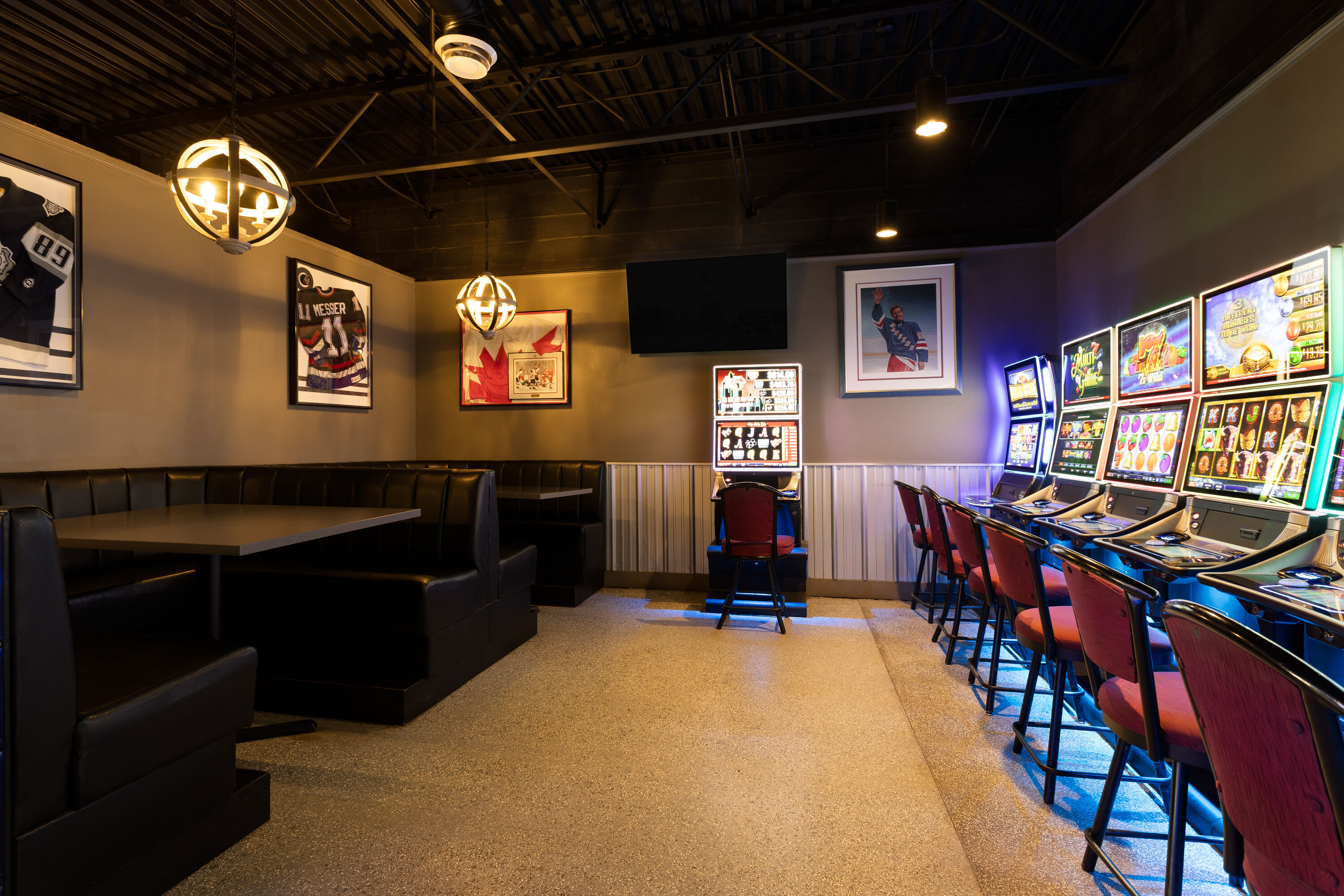 Bar at Travelodge by Wyndham Grande Prairie in Grande Prairie, Alberta