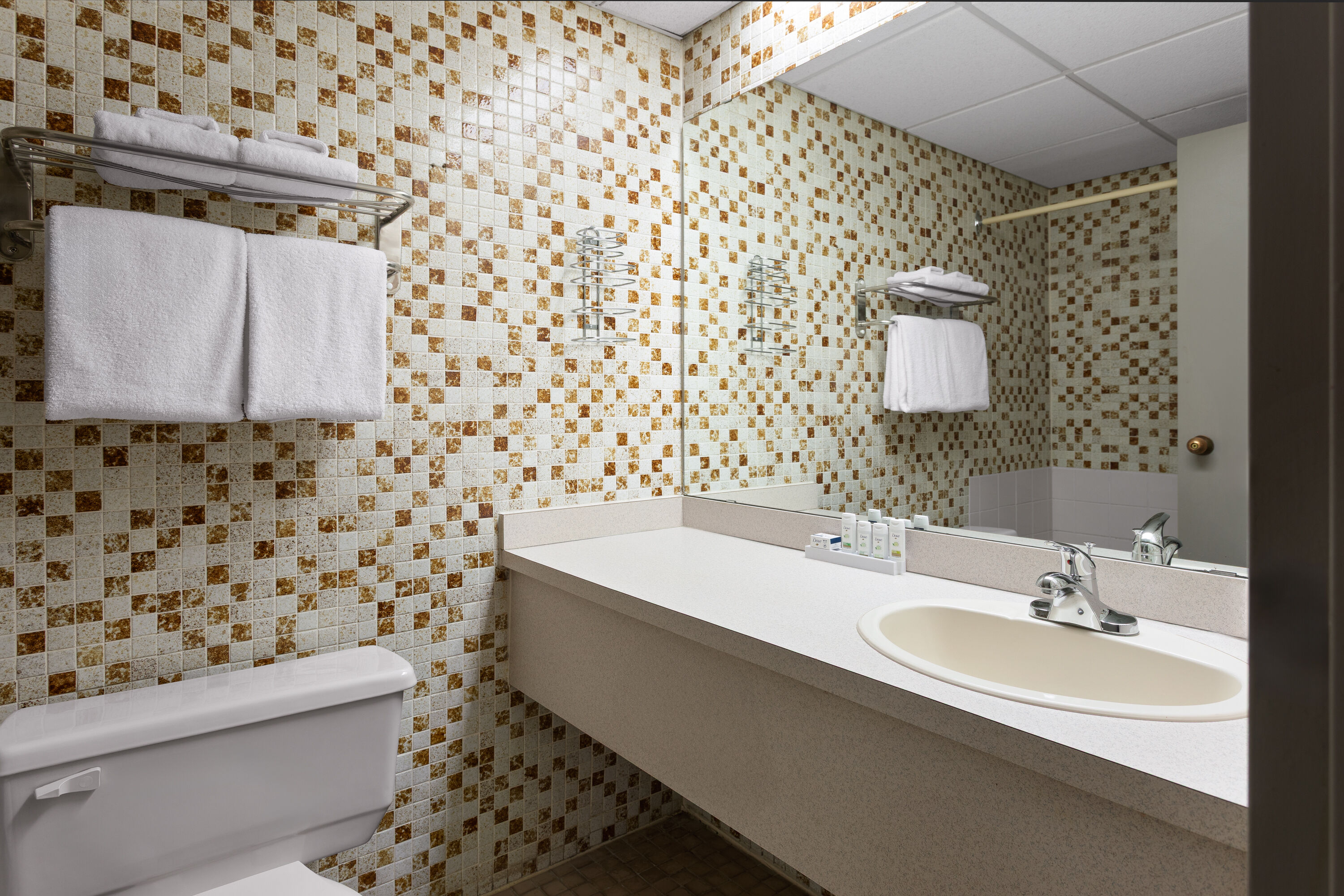 Guest room bath at the Travelodge by Wyndham Grande Prairie in Grande Prairie, Alberta