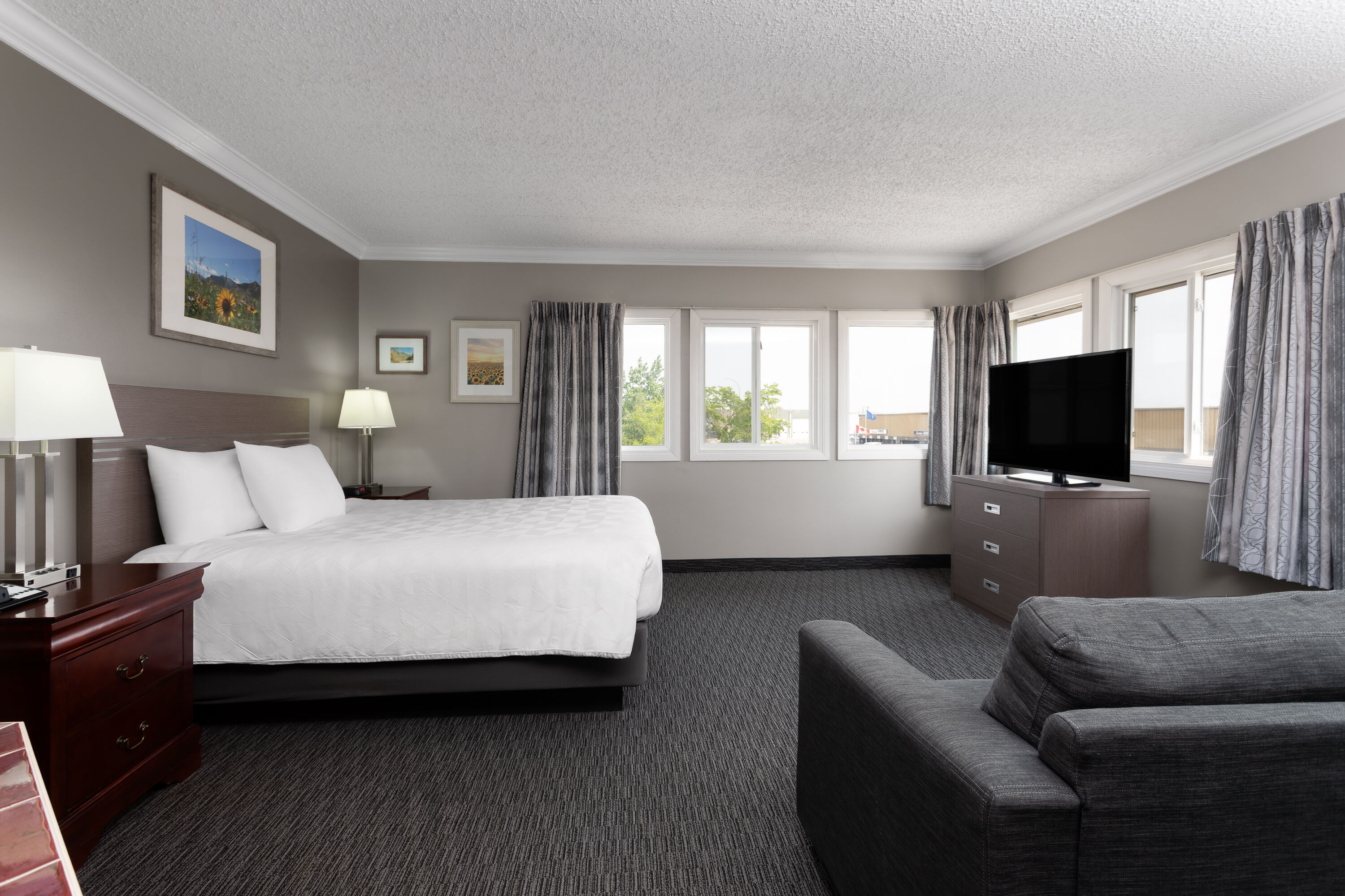 Travelodge by Wyndham Grande Prairie hot tub suite in Grande Prairie, Alberta