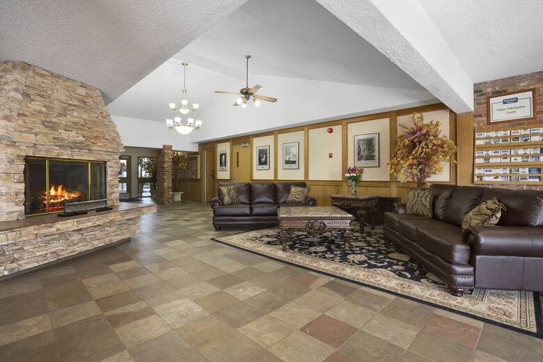 Travelodge Hotel Medicine Hat hotel lobby in Medicine Hat, Alberta