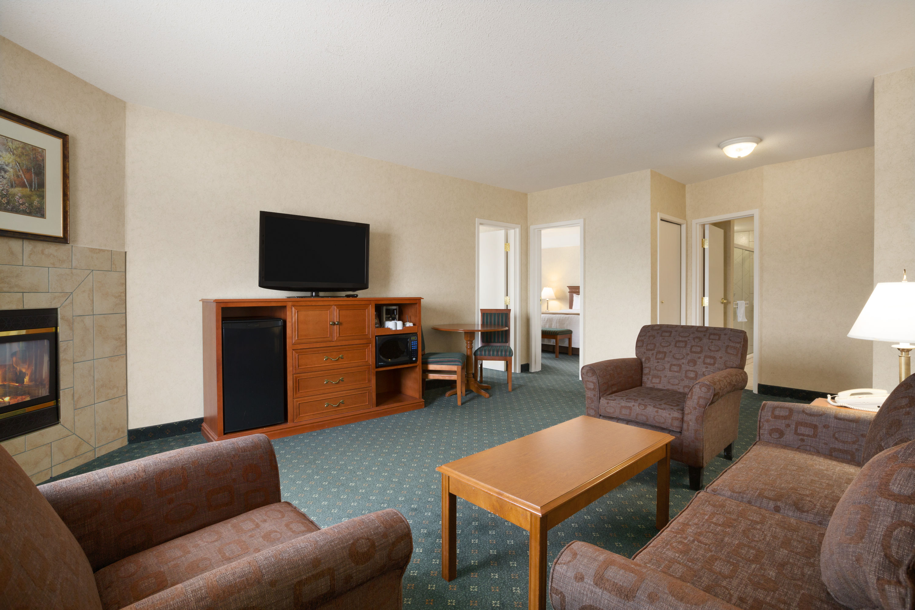 Travelodge by Wyndham Strathmore Strathmore, AB Hotels