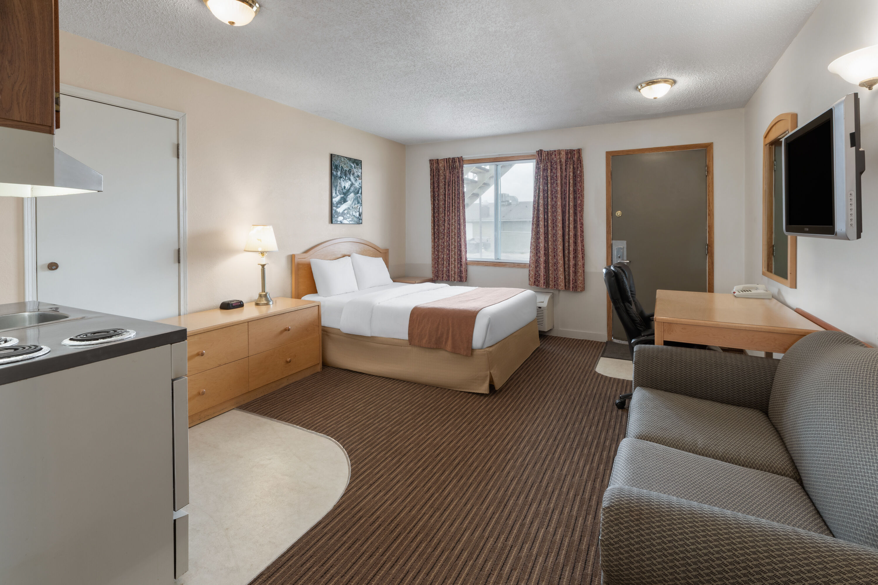 Guest room at the Travelodge by Wyndham Valleyview AB in Valleyview, Alberta