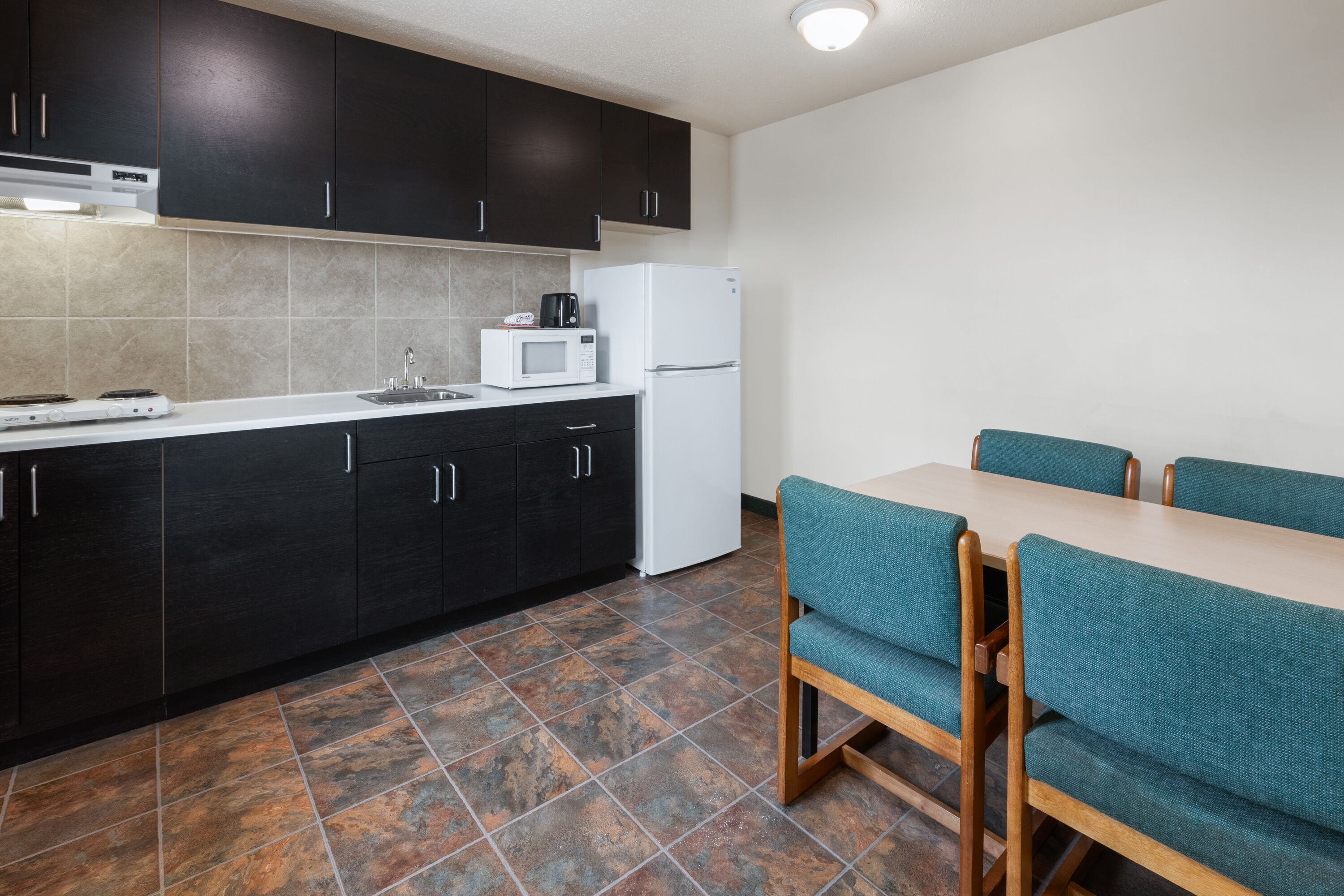 Guest room at the Travelodge by Wyndham Valleyview AB in Valleyview, Alberta