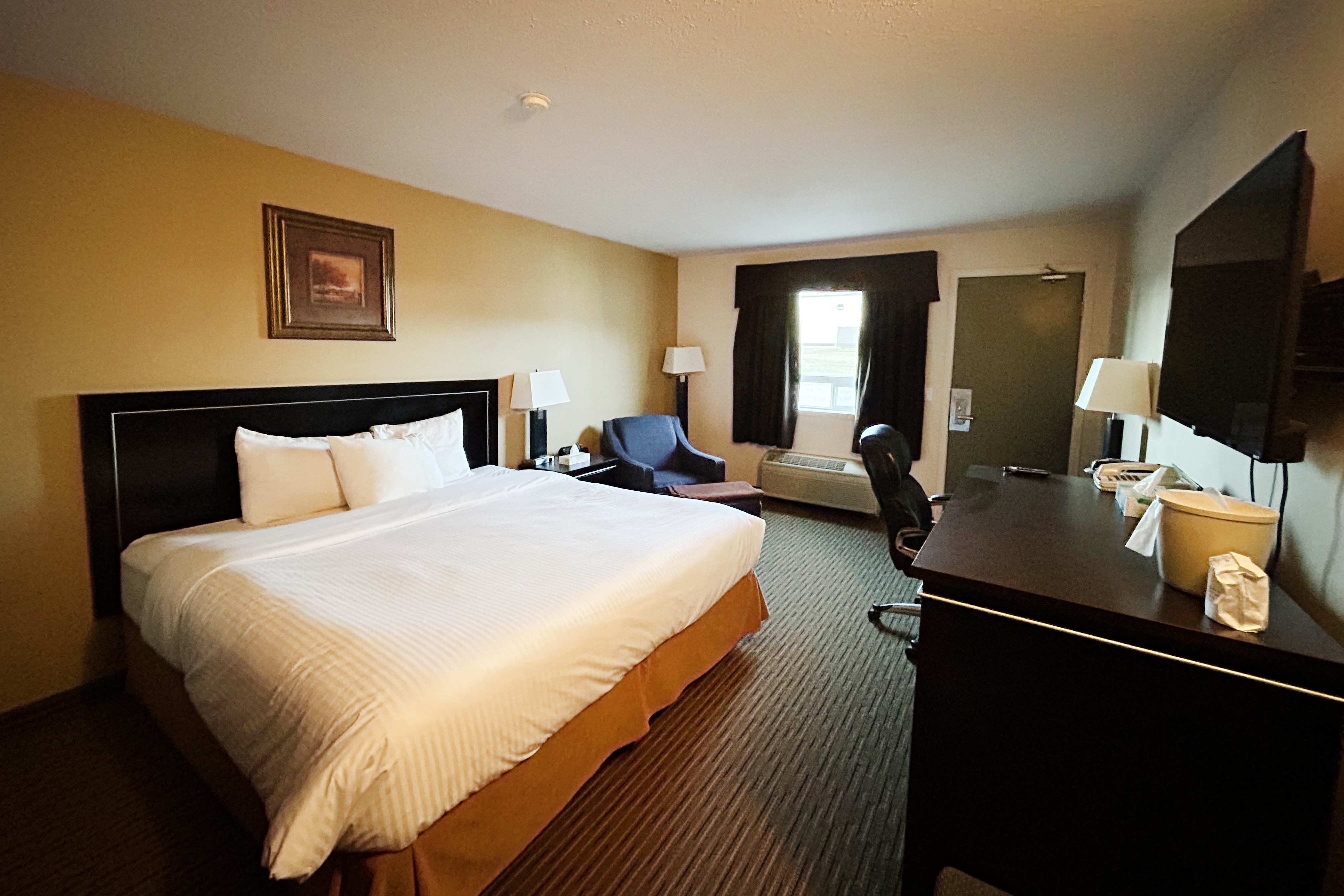 Guest room at the Travelodge by Wyndham Valleyview AB in Valleyview, Alberta