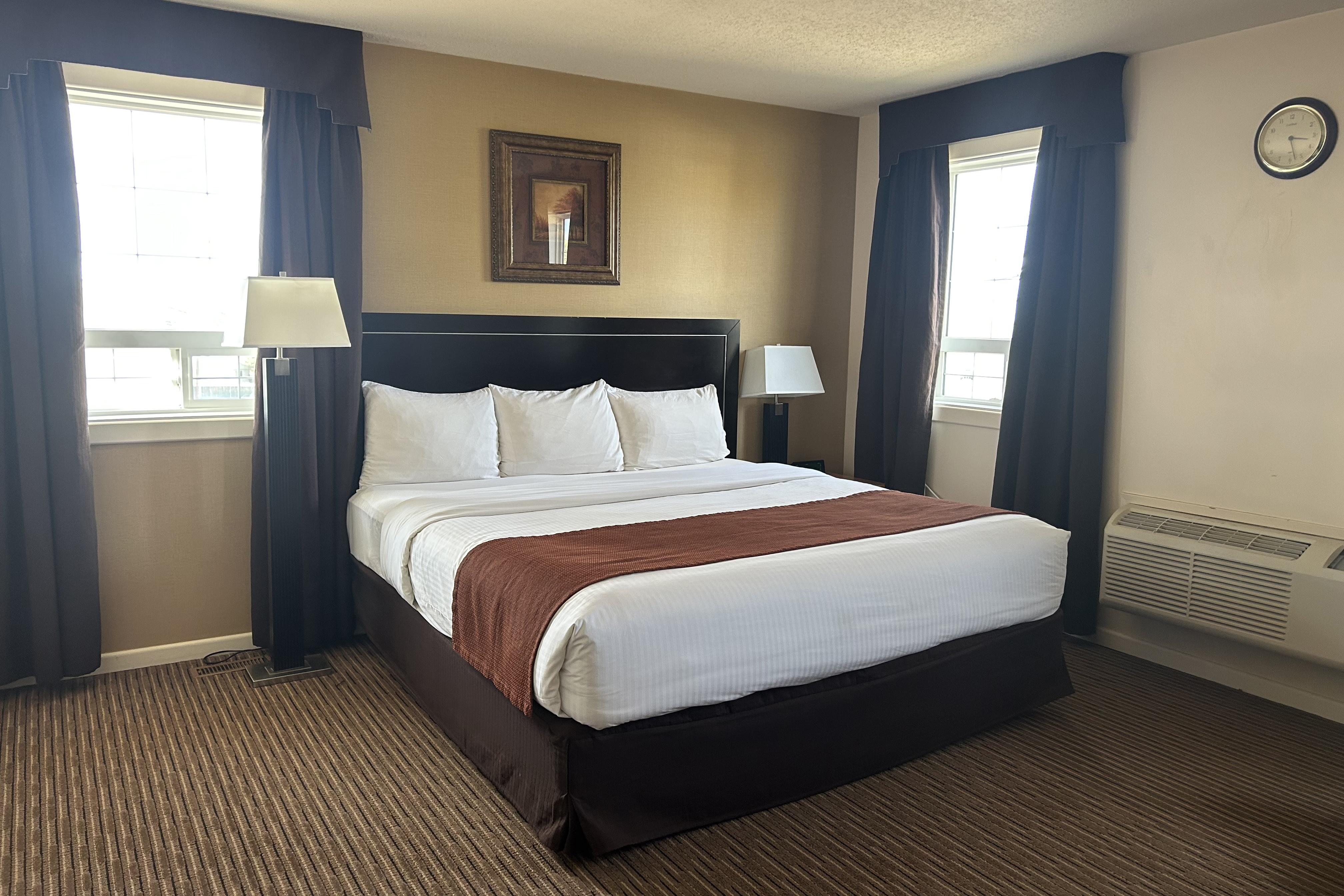 Guest room at the Travelodge by Wyndham Valleyview AB in Valleyview, Alberta