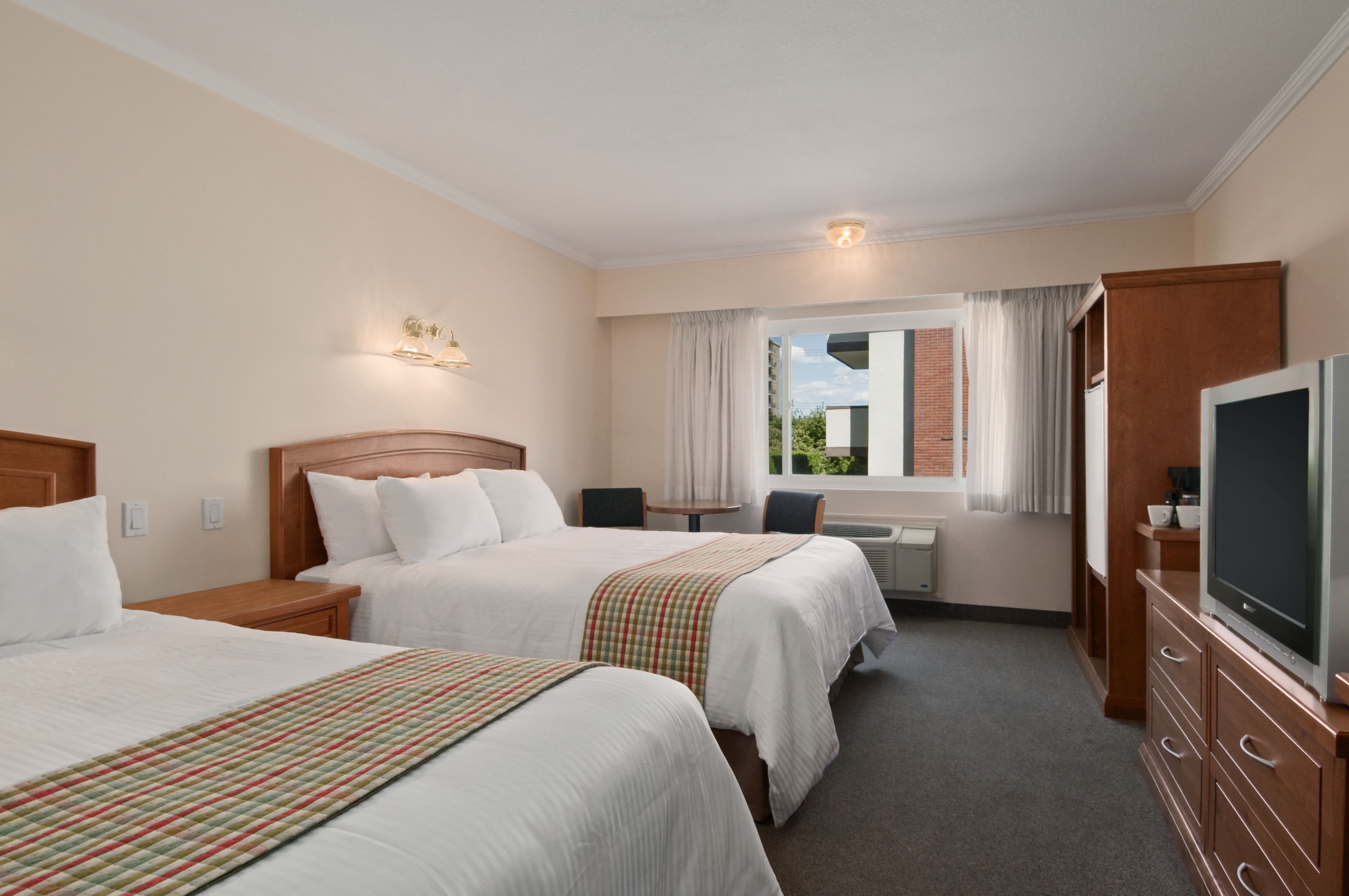 Travelodge By Wyndham Kamloops Kamloops Bc Hotels