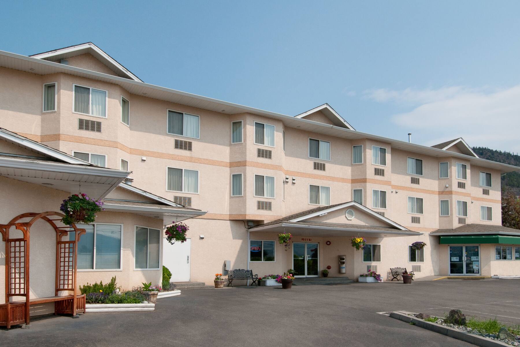 Exterior of Travelodge Merritt hotel in Merritt, British Columbia Exterior of Travelodge Merritt hotel in Merritt, British Columbia