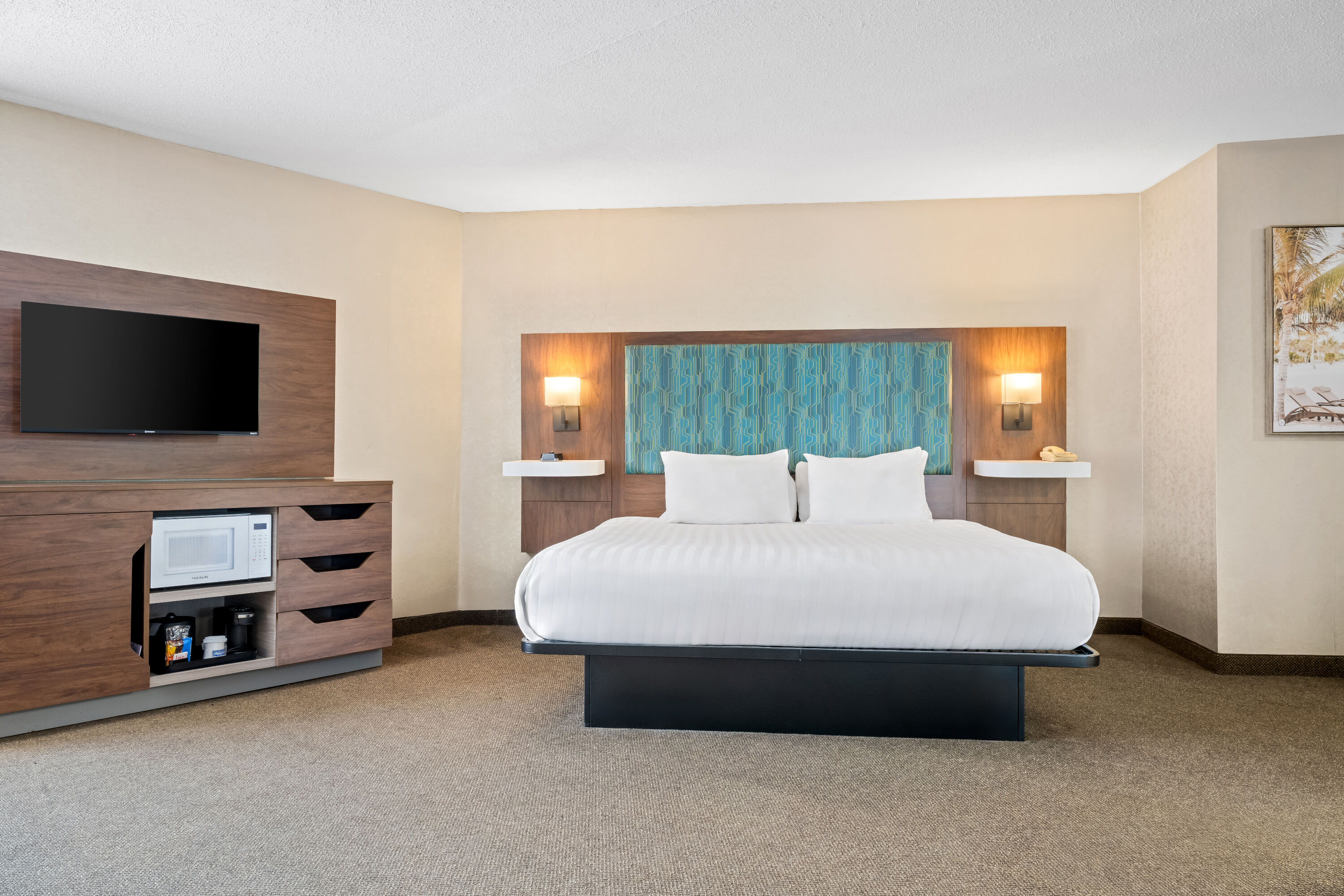 King bed guest room at the Travelodge by Wyndham Amherst in Amherst, Nova Scotia