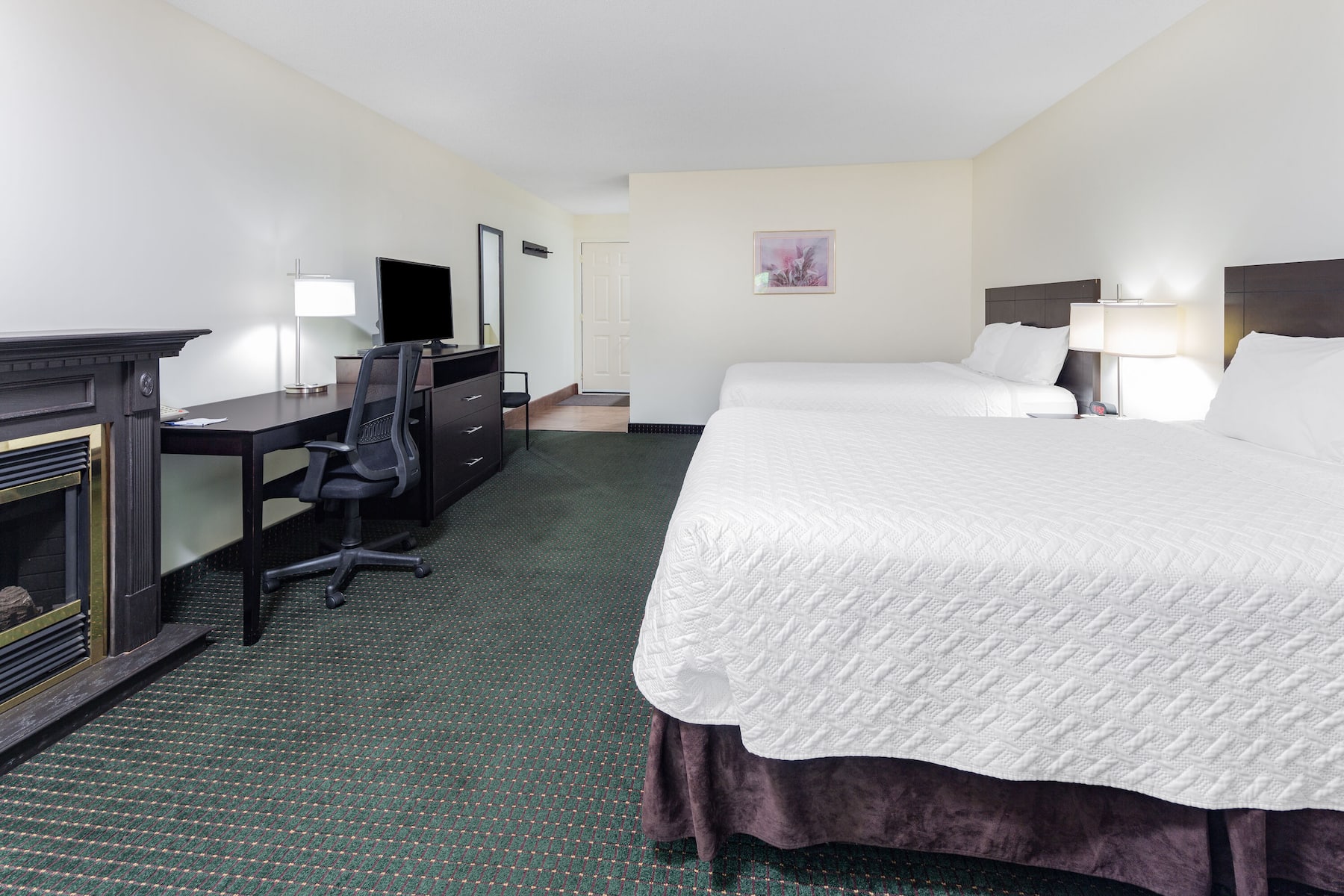 Travelodge by Wyndham Bracebridge | Bracebridge, ON Hotels