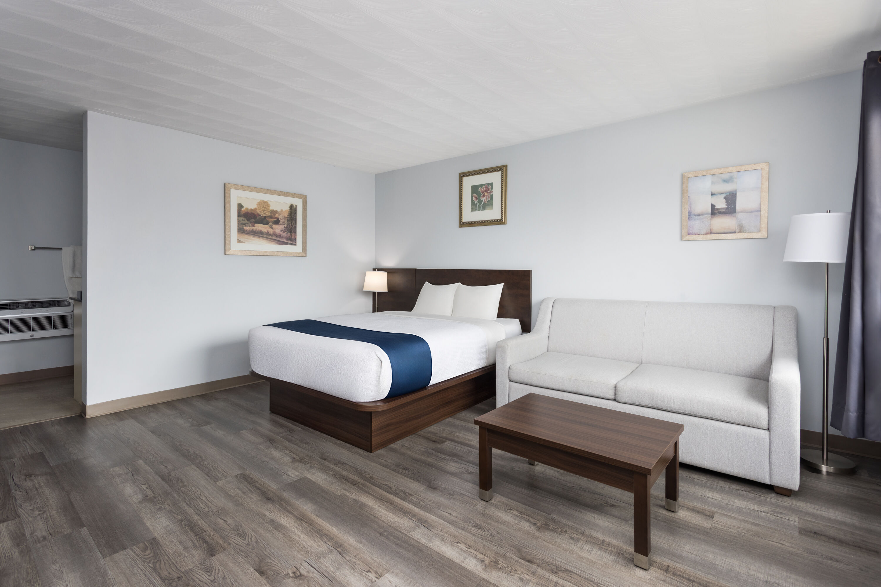 Guest room at the Travelodge by Wyndham Cochrane Ontario in Cochrane, Ontario