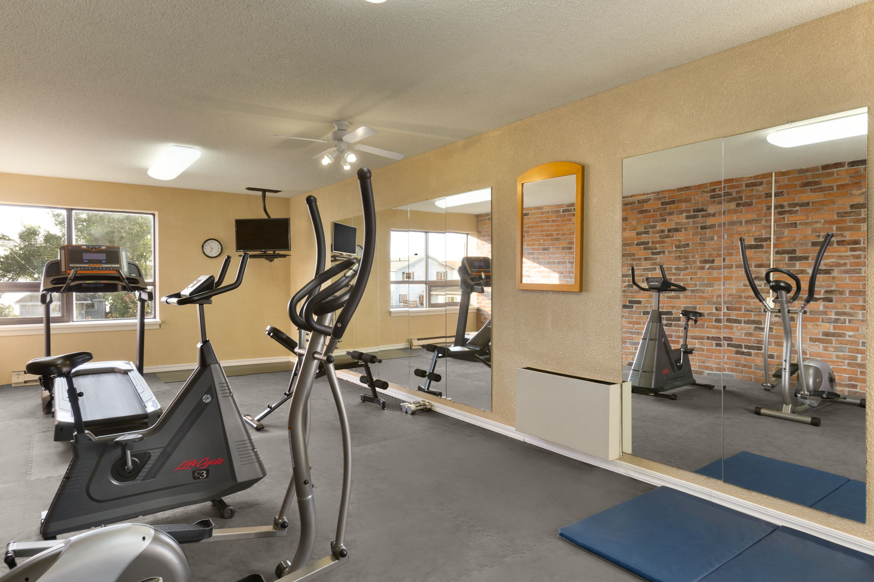Health club at Travelodge by Wyndham North Bay in North Bay, Ontario