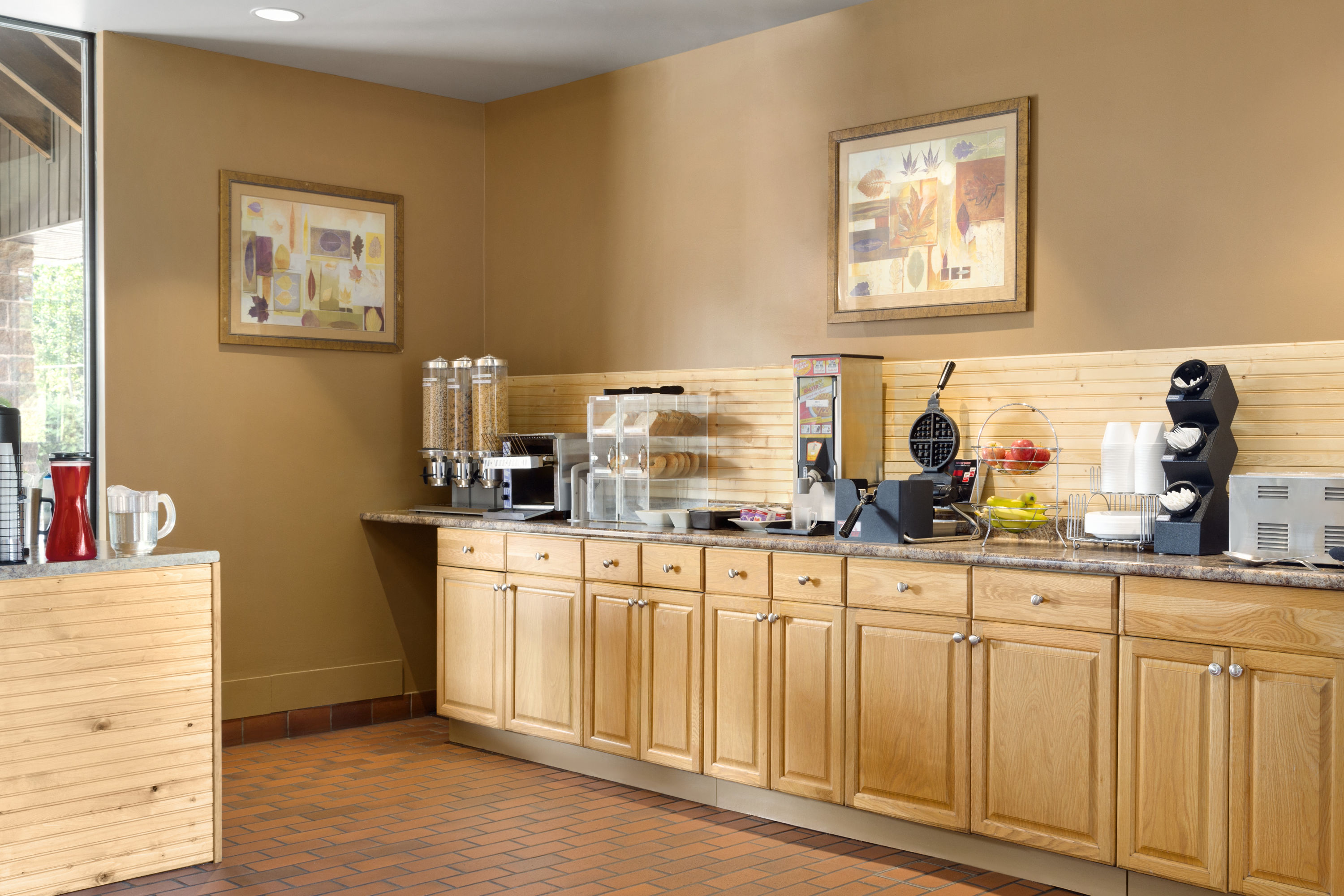 Travelodge by Wyndham North Bay restaurant in North Bay, Ontario