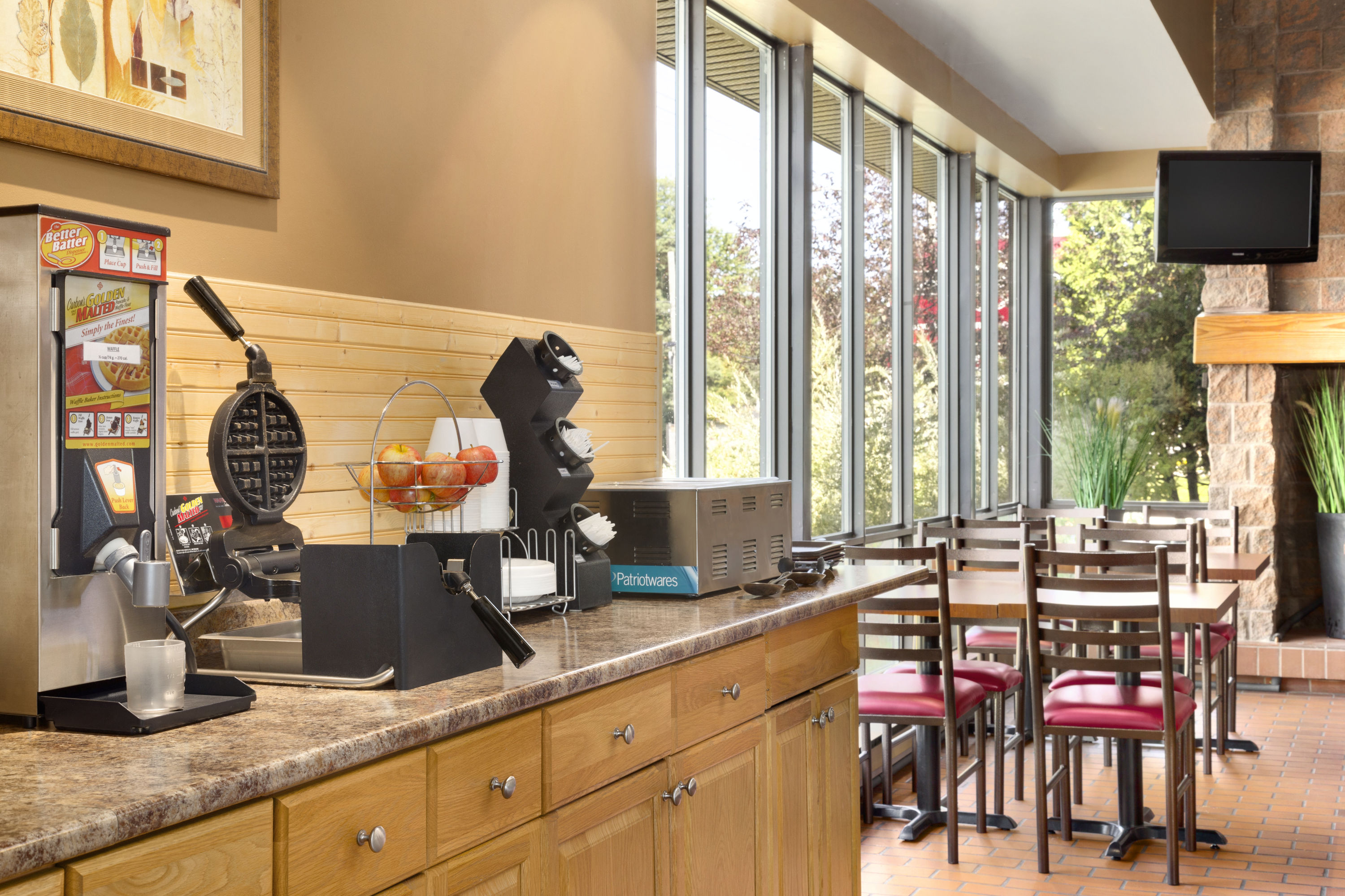 Travelodge by Wyndham North Bay restaurant in North Bay, Ontario