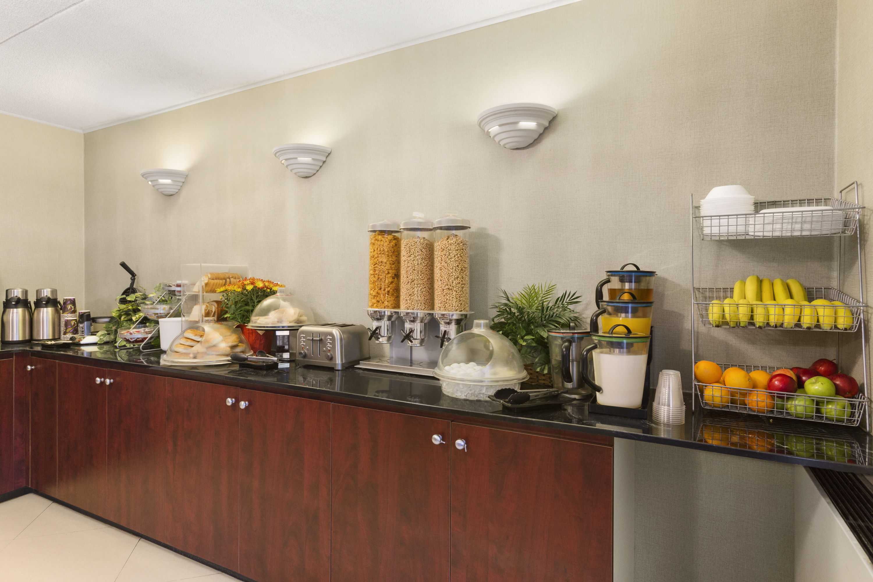 Travelodge by Wyndham Owen Sound Owen Sound, ON Hotels